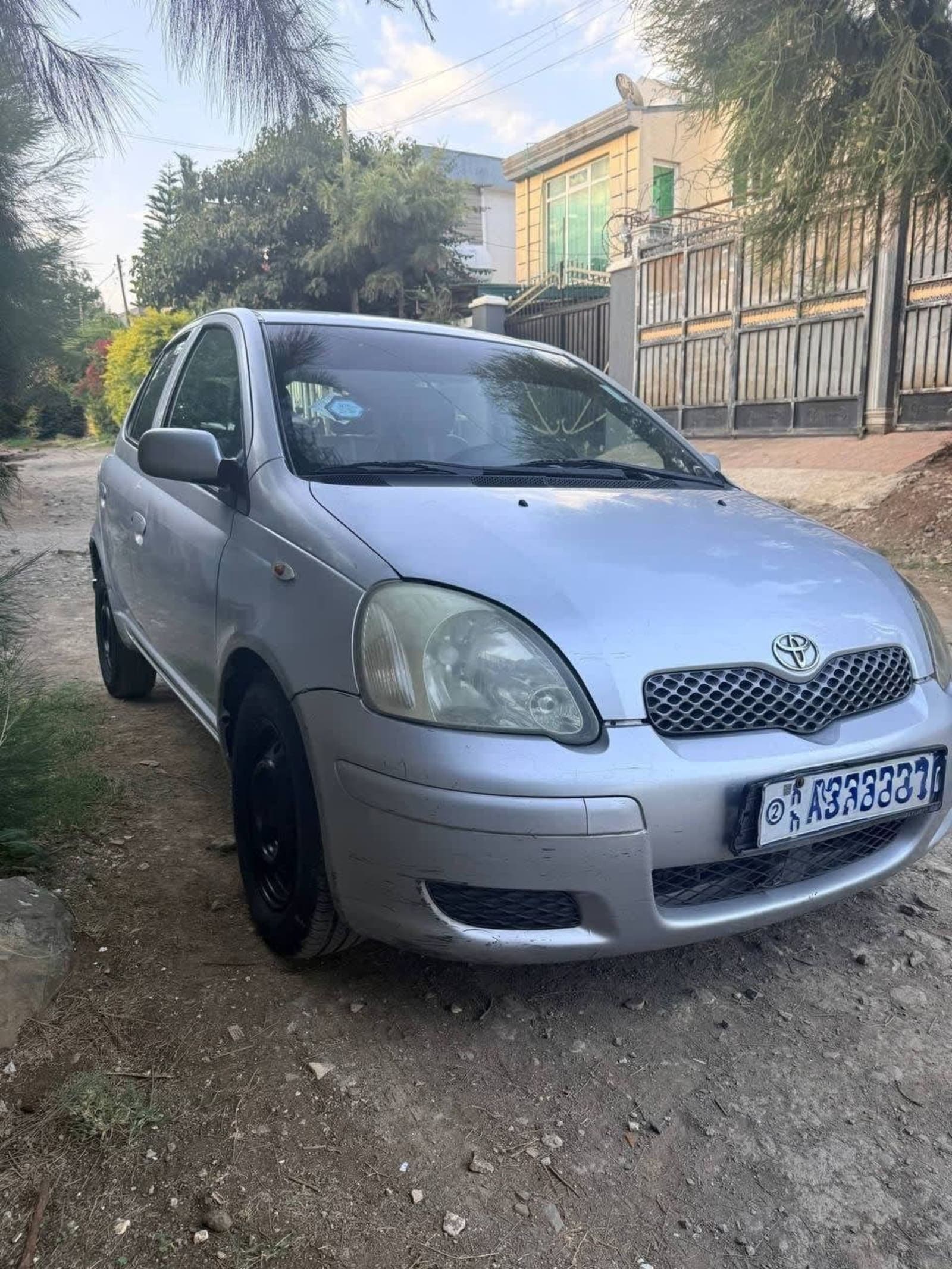 2003 Toyota Vitz — photo 4