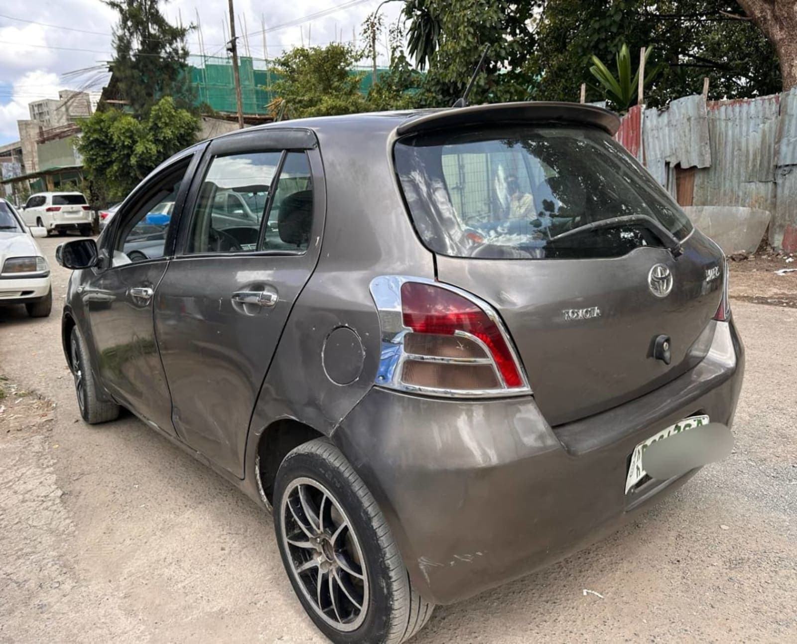 2005 Toyota Yaris Compact — photo 4