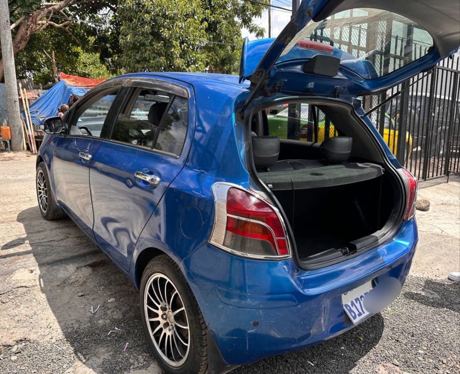 2008 Toyota Yaris Compact — photo 3