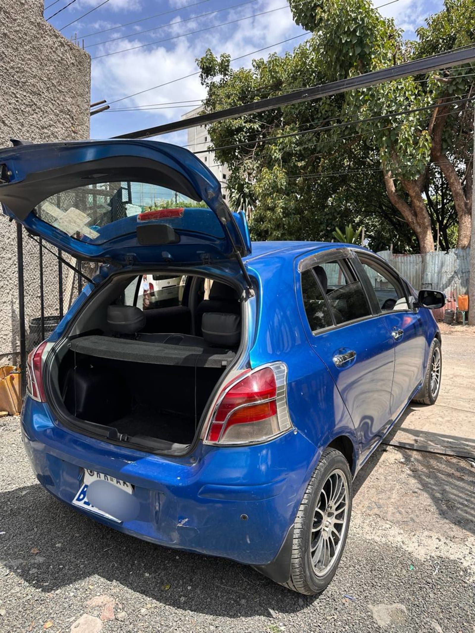 2008 Toyota Yaris Compact — photo 4