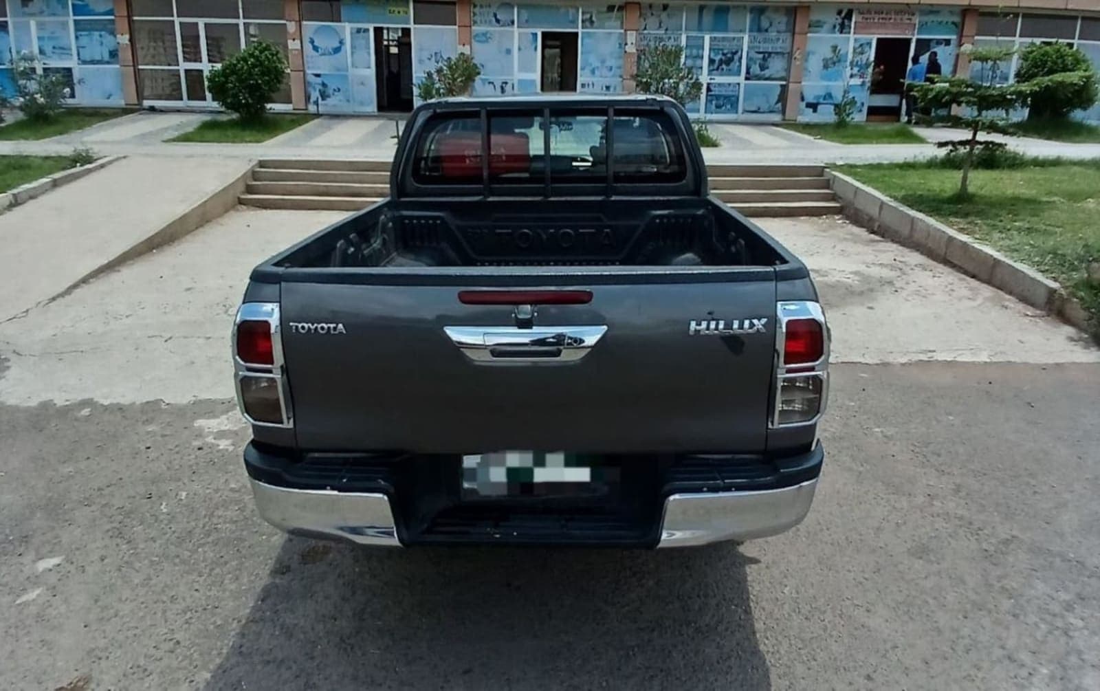 2017 Toyota Revo Hilux — photo 2