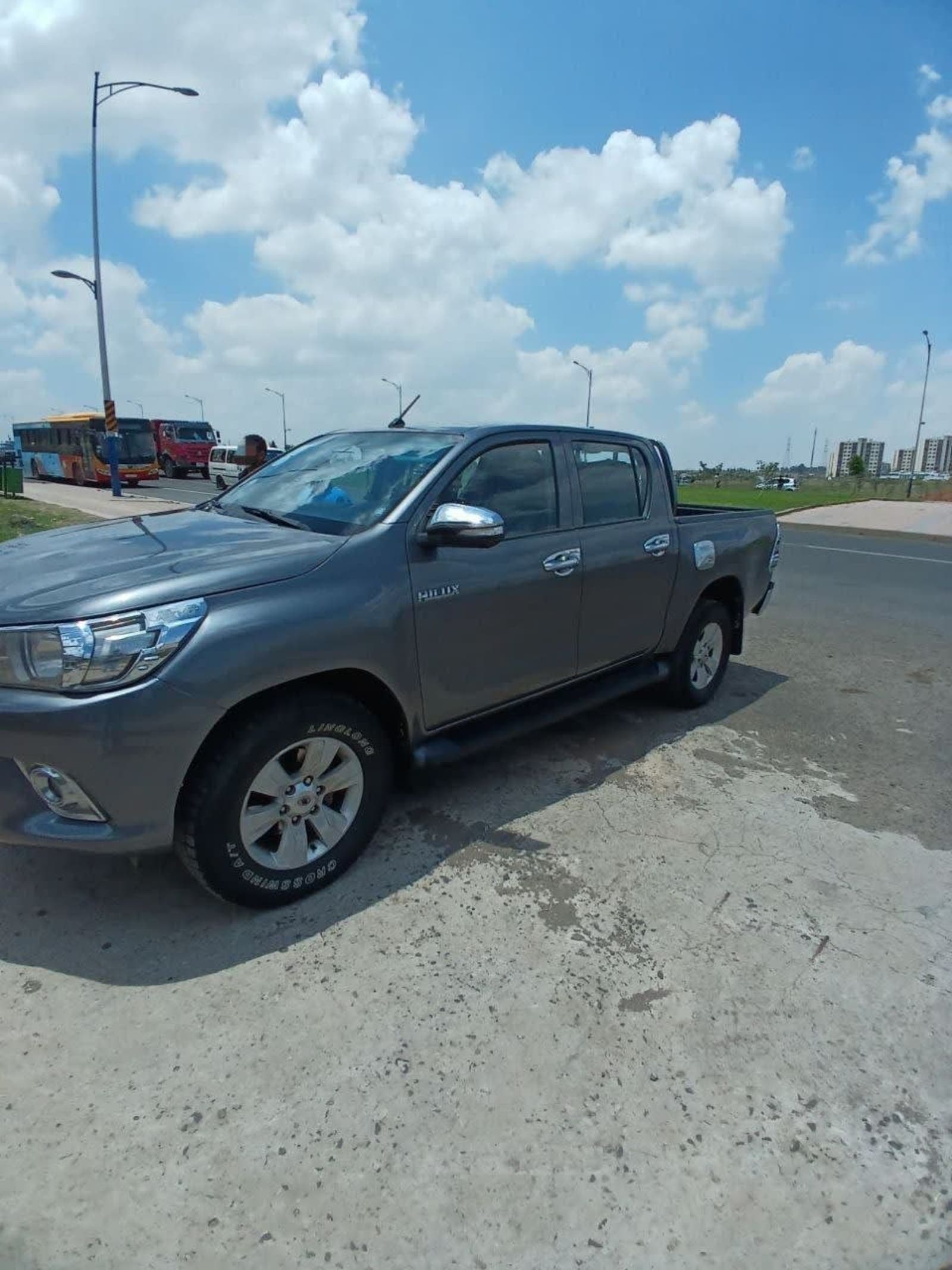2017 Toyota Revo Hilux — photo 3
