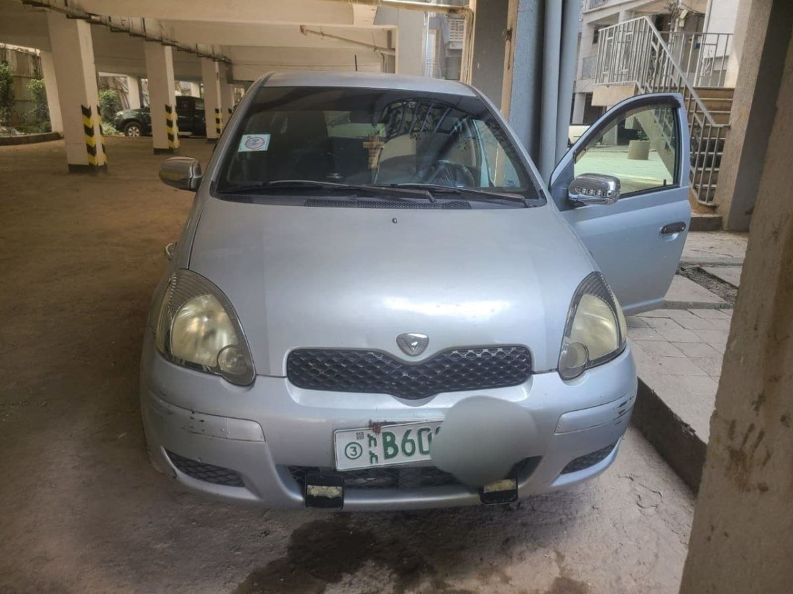 2004 Toyota Vitz