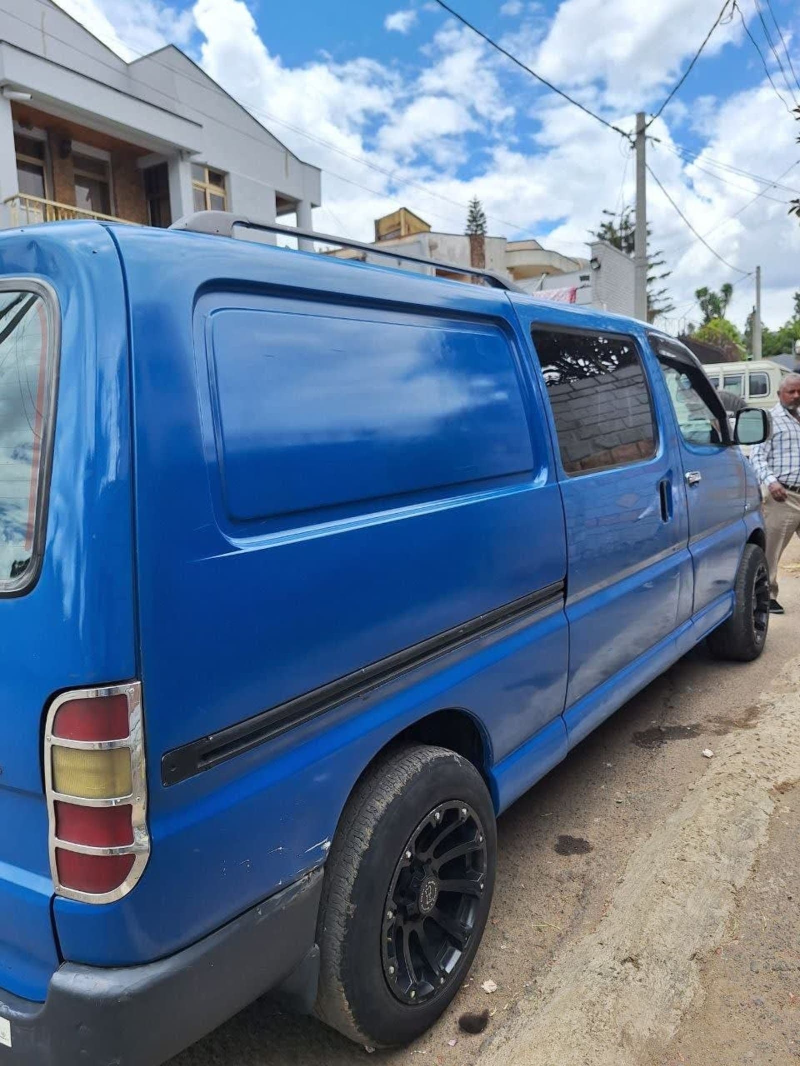 2002 Toyota Hiace Dolphine — photo 5