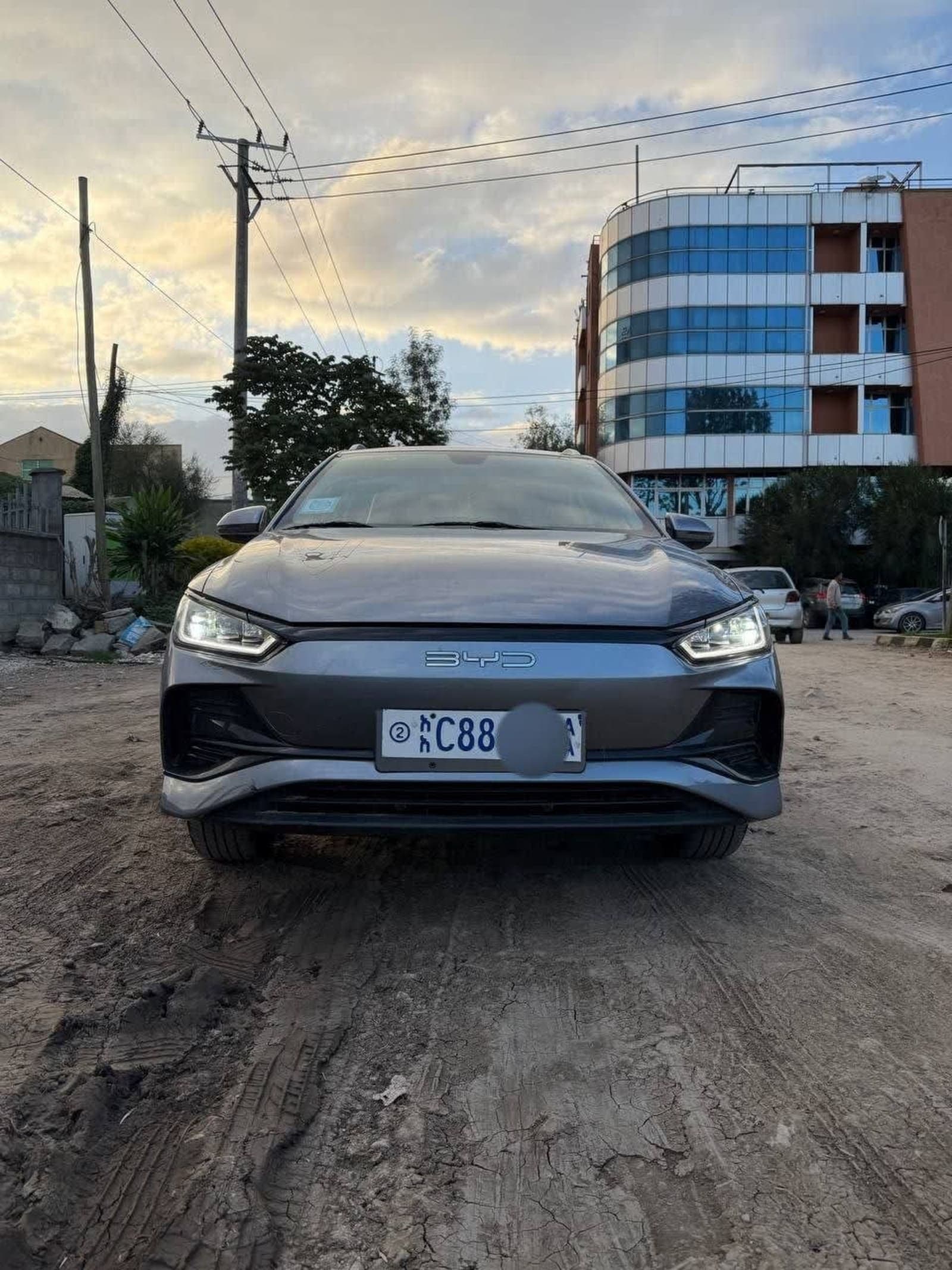 2025 BYD E2 — photo 6