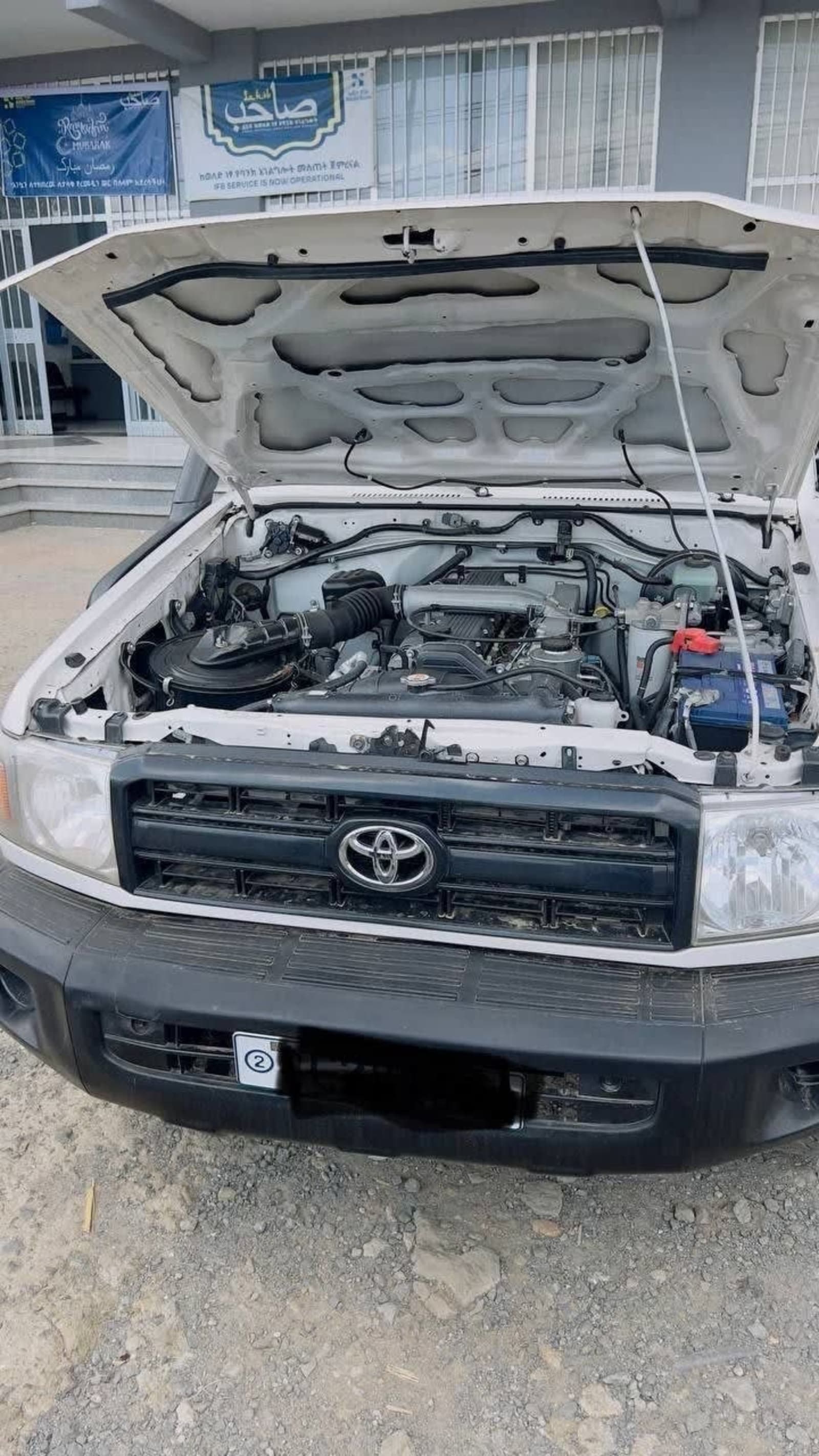 2022 Toyota Landcruiser — photo 2