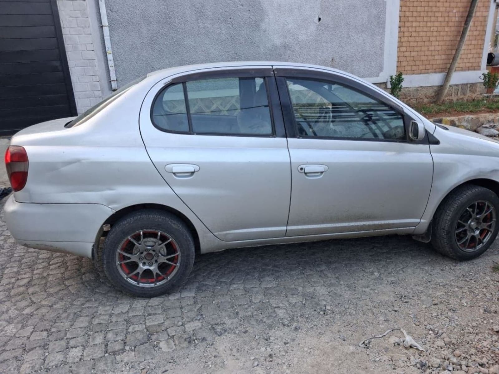 2001 Toyota Platz — photo 6
