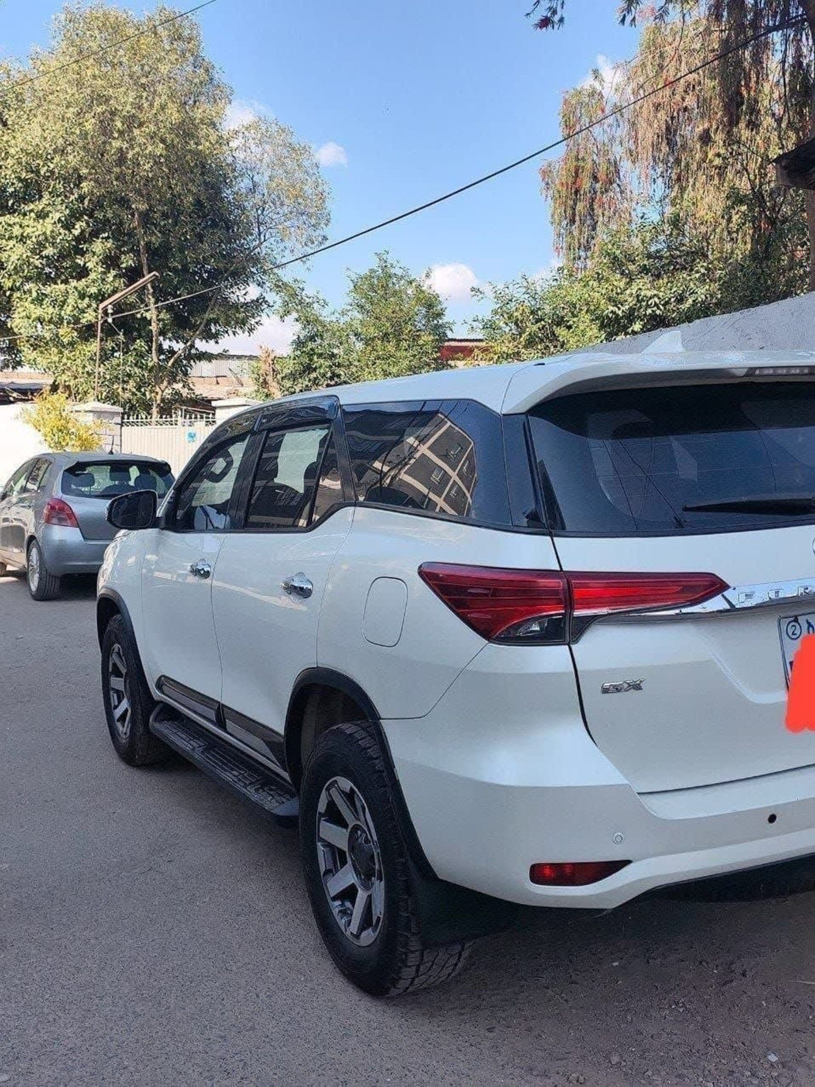 2018 Toyota Fortuner โ photo 2