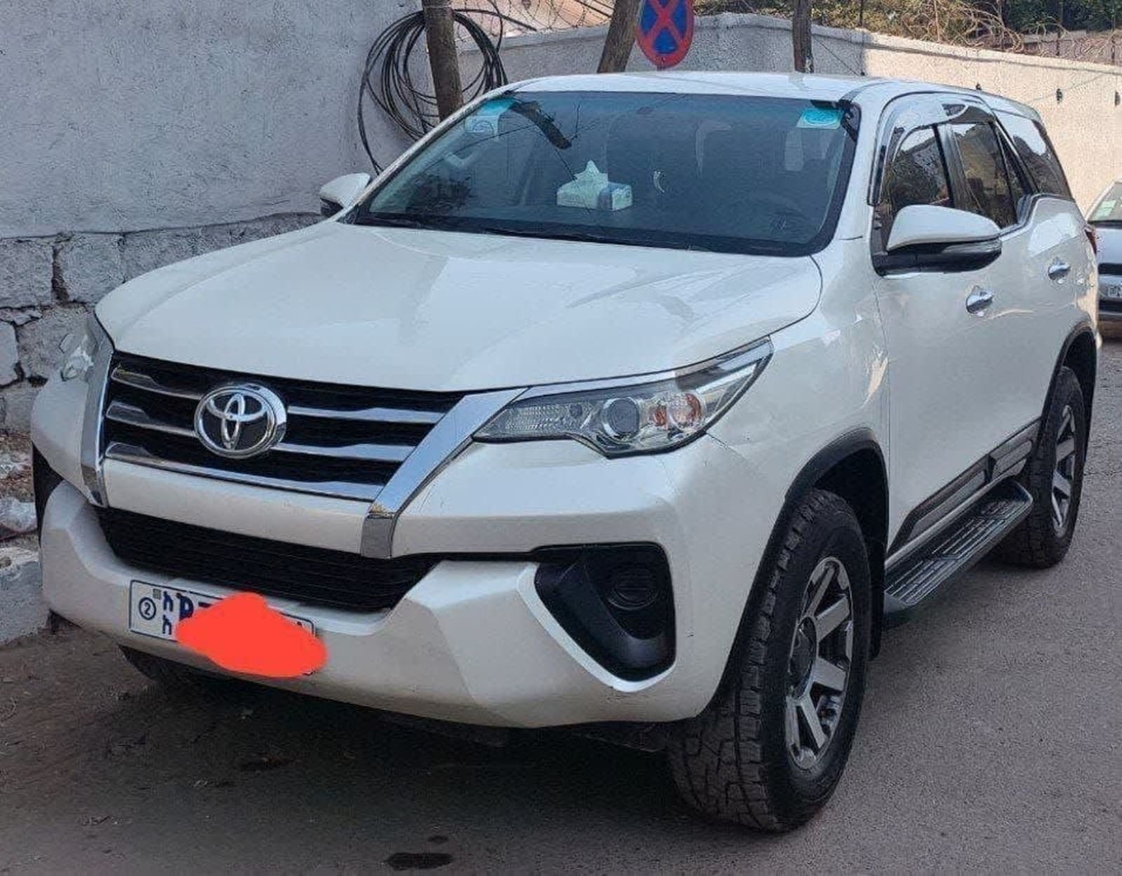 2018 Toyota Fortuner โ photo 3