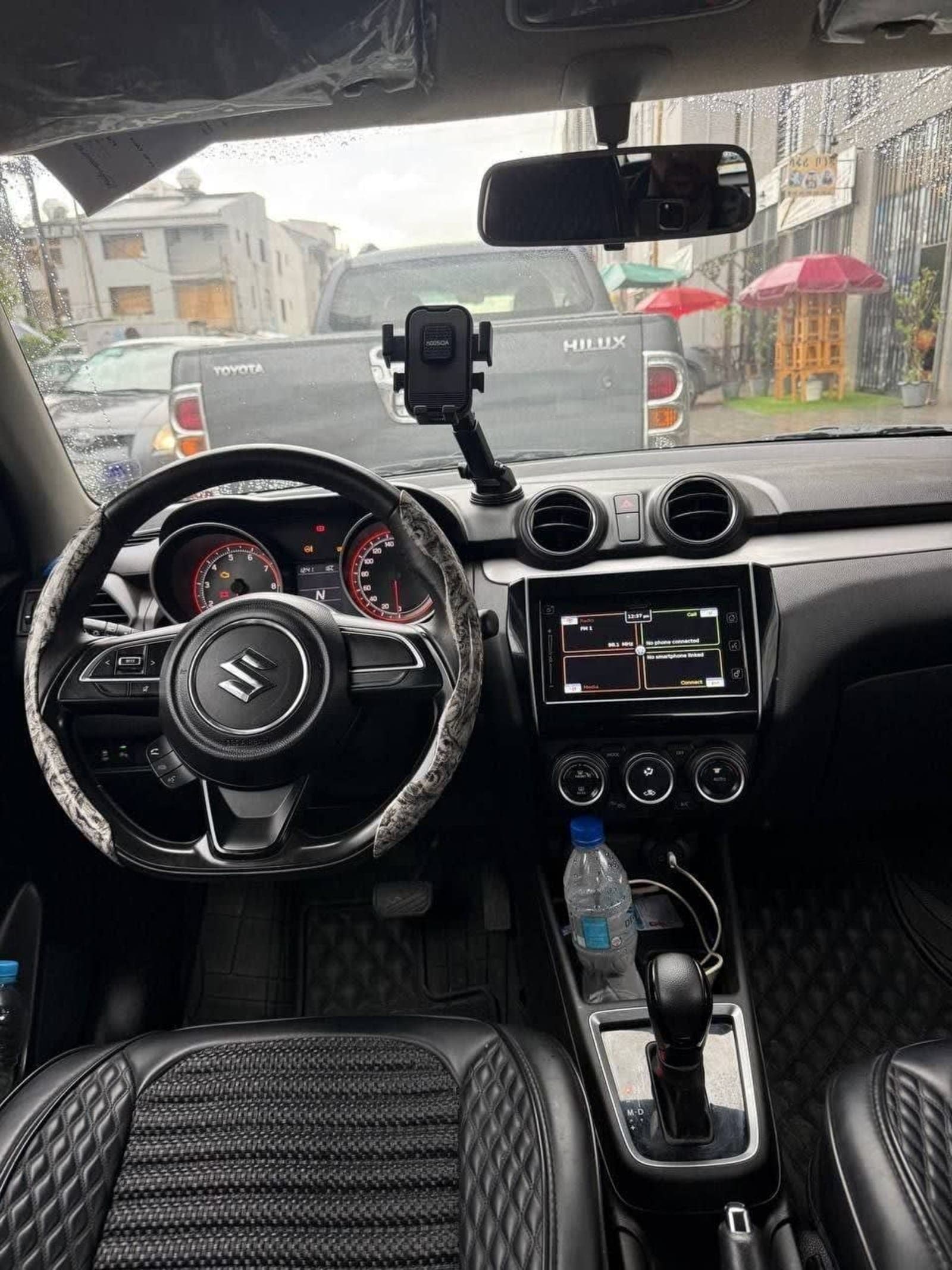 2022 Suzuki Swift — photo 2