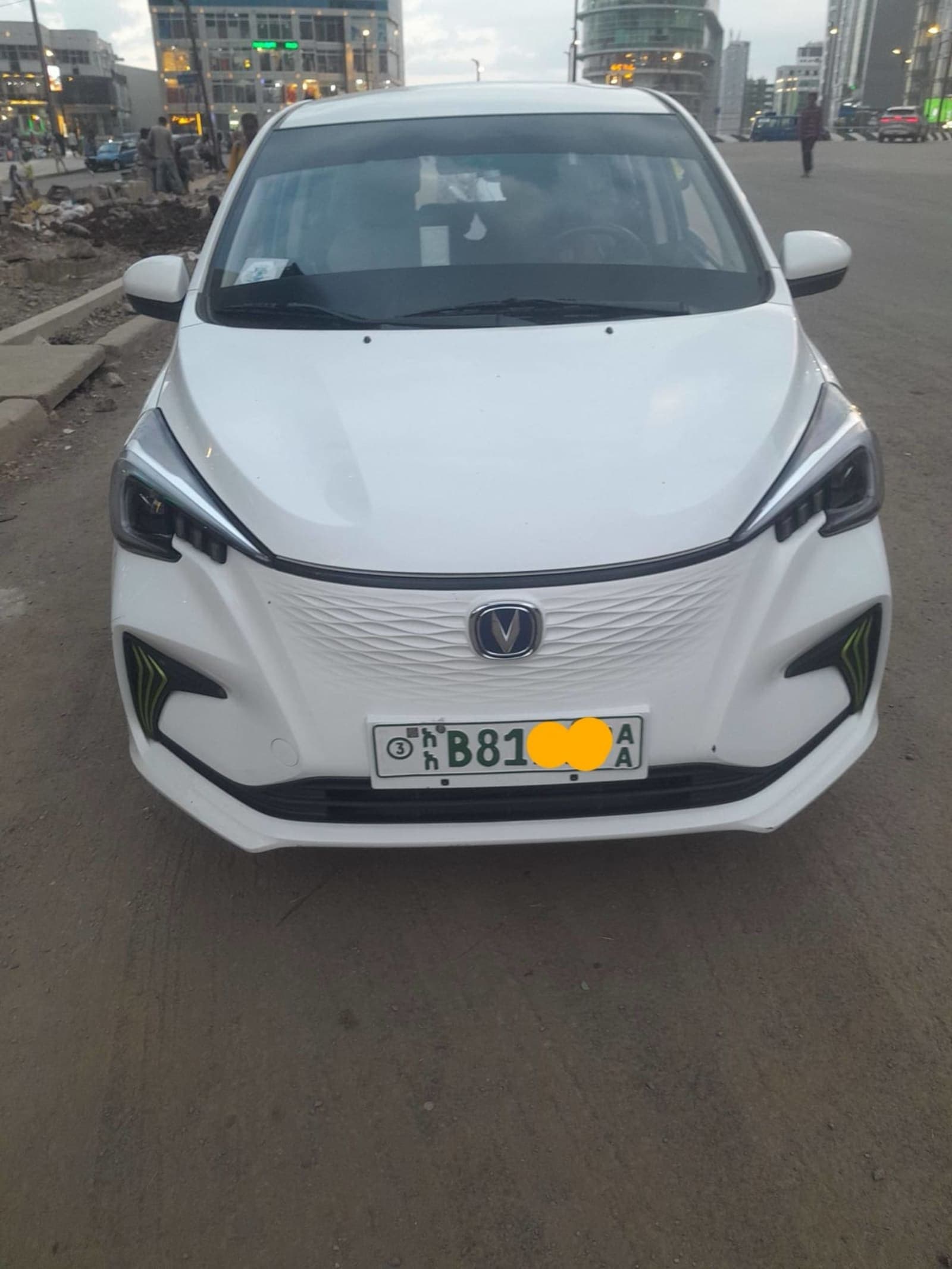 2023 CHANGAN E-Star โ photo 3