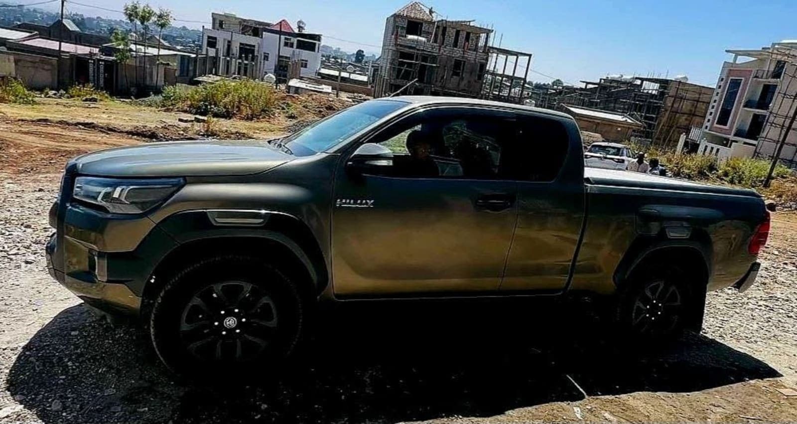 2022 Toyota Invincible King Cab — photo 4