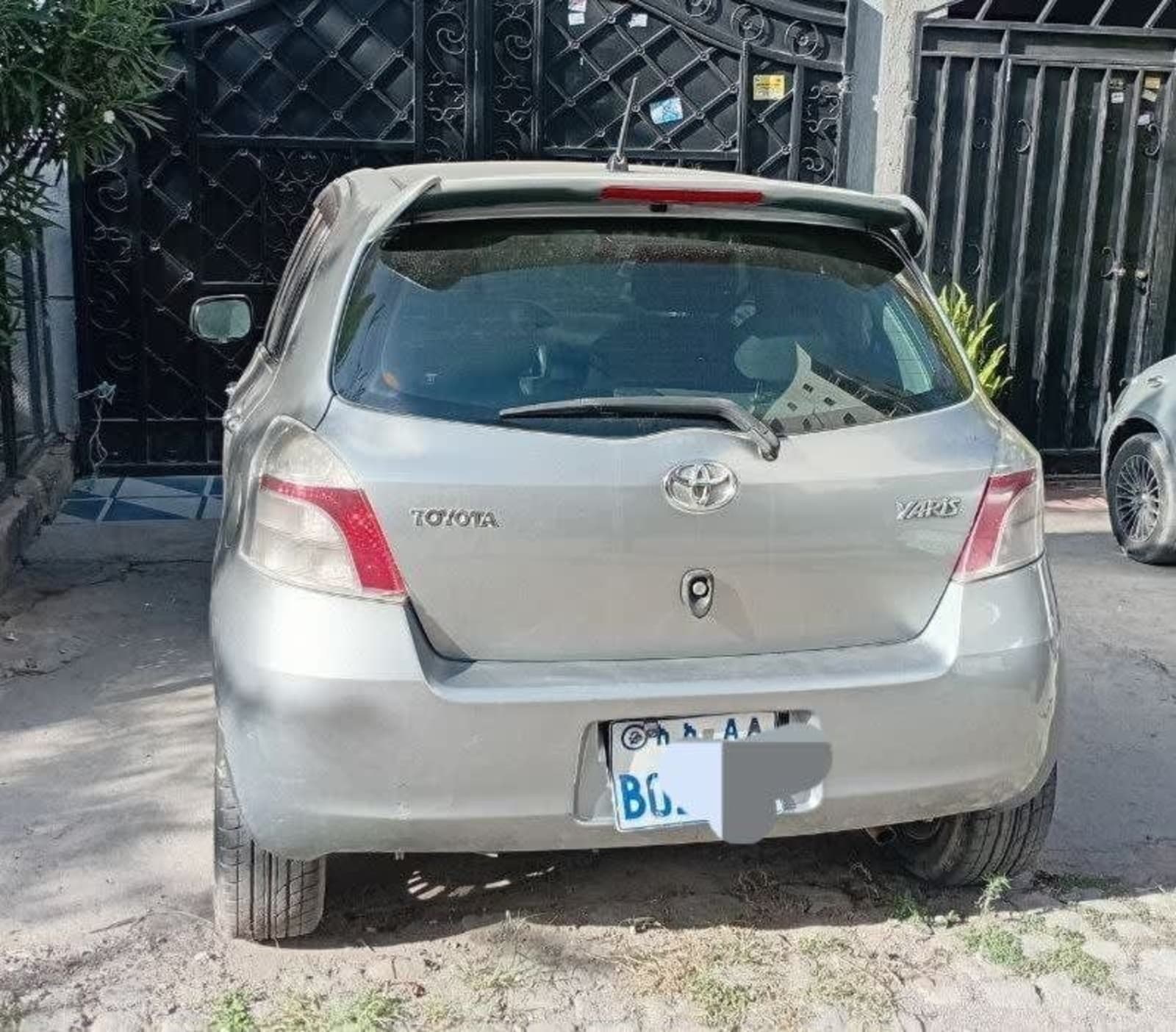 2008 Toyota Yaris Compact — photo 2