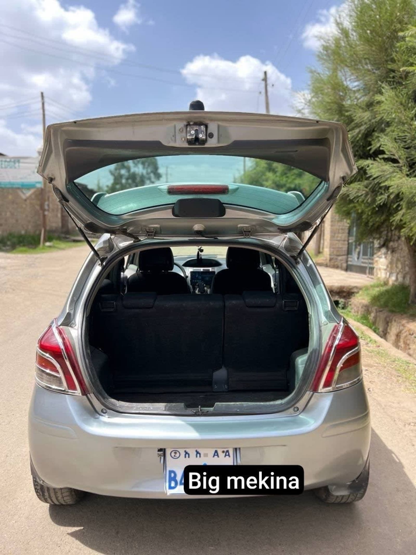 2010 Toyota Yaris — photo 5