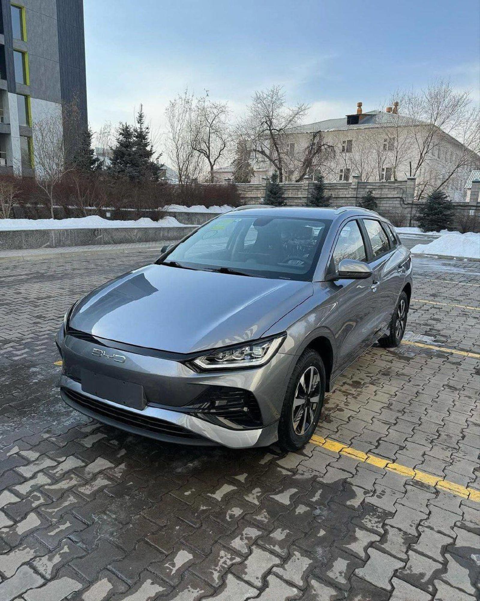 2025 BYD e2 — photo 2