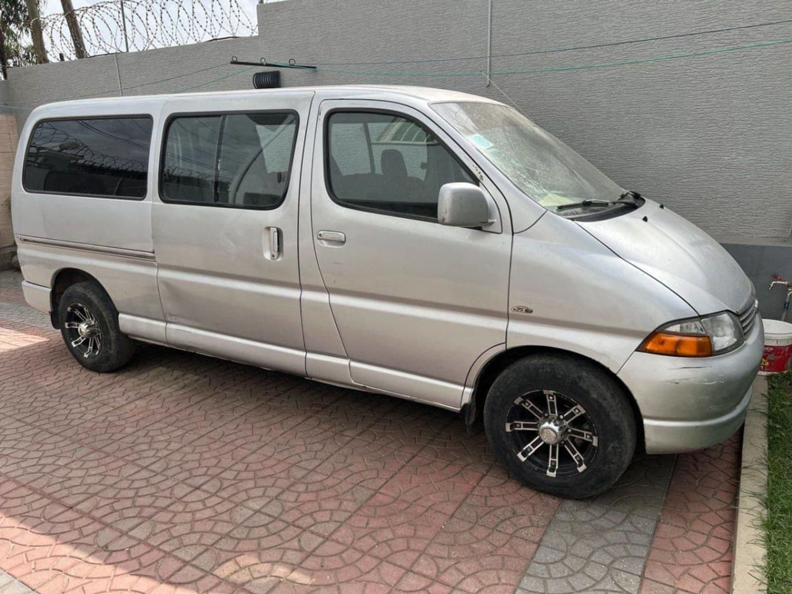 2003 Toyota D4d Van — photo 2