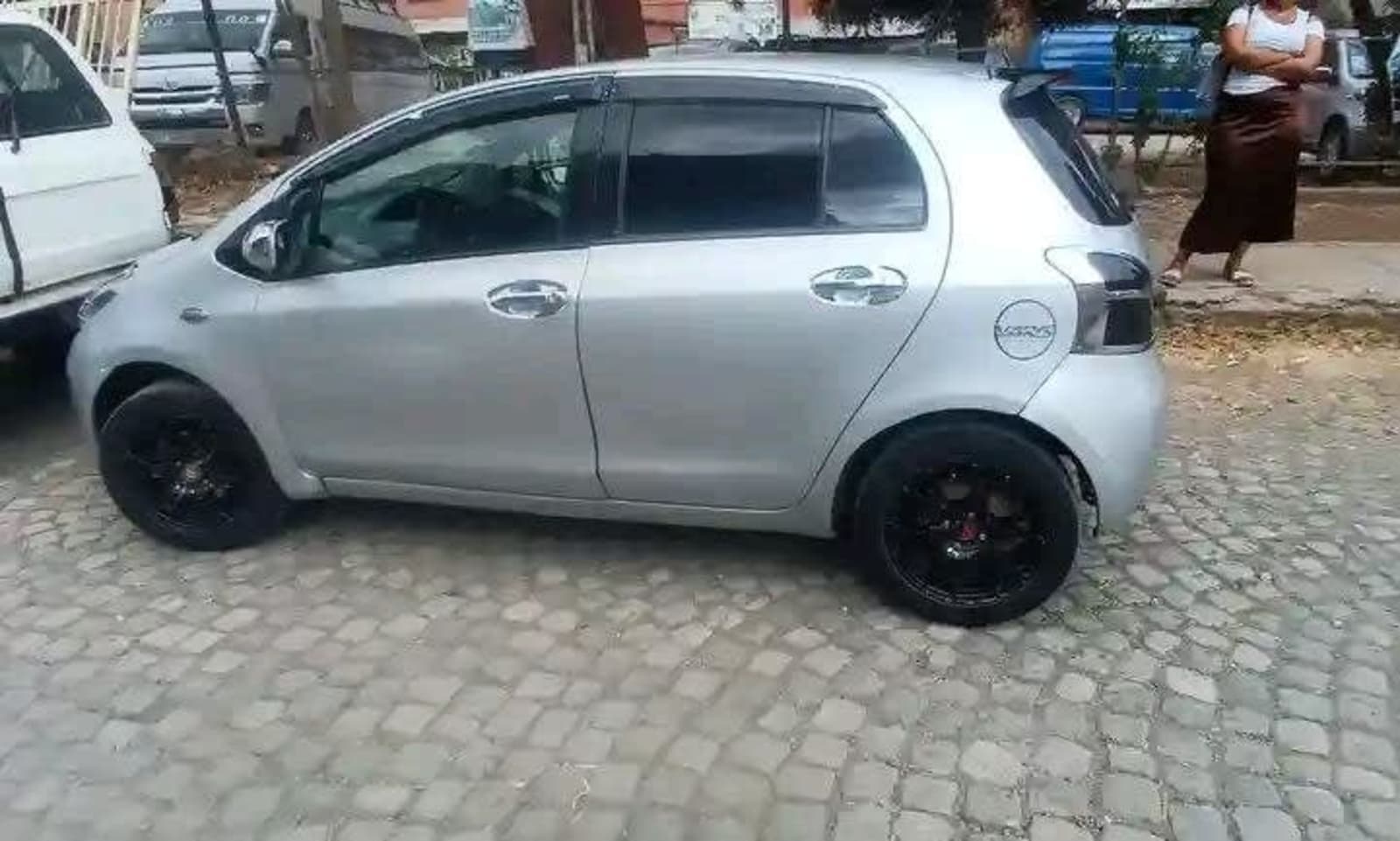 2007 Toyota Yaris Compact — photo 2