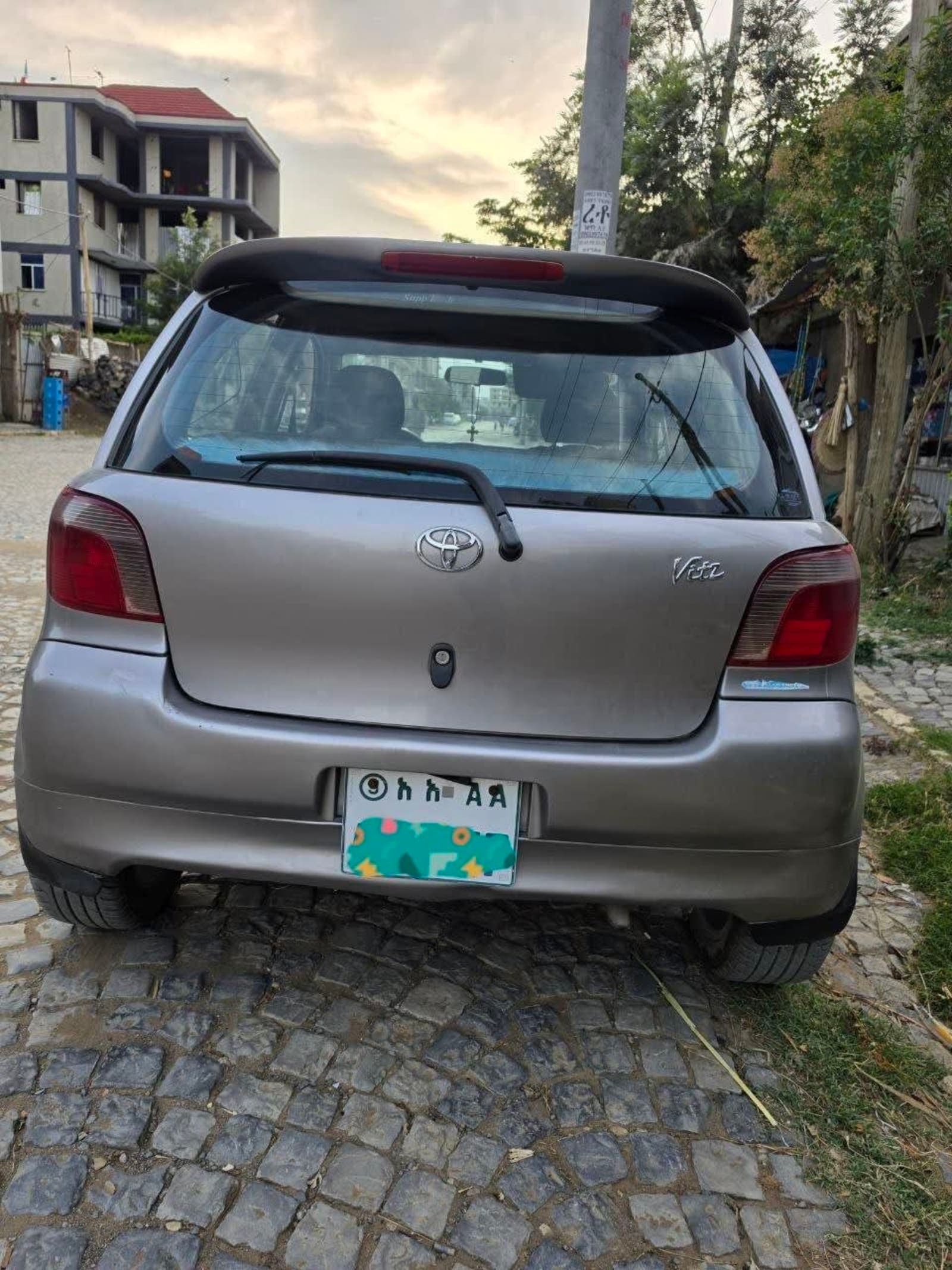 2002 Toyota Vitz — photo 3