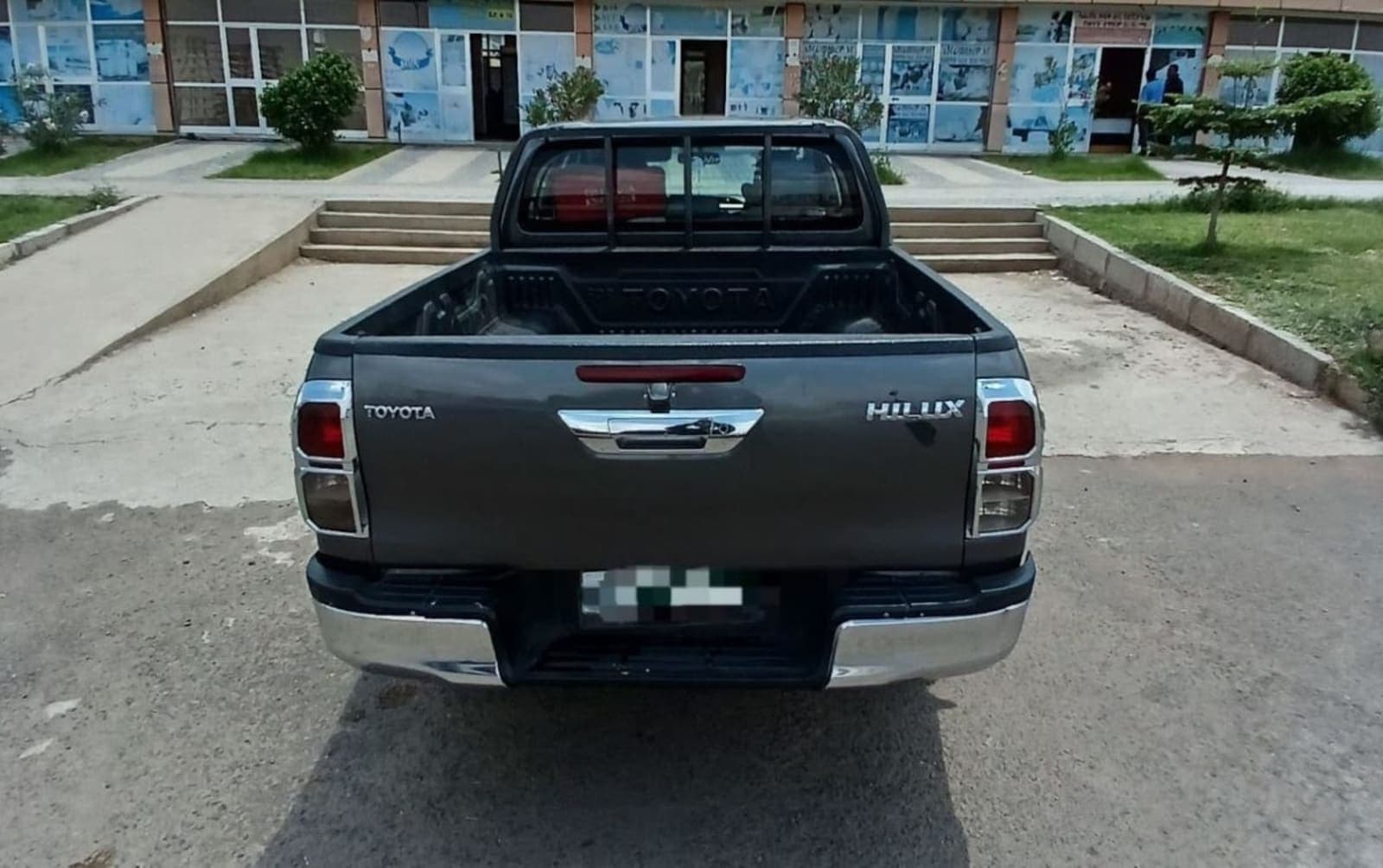2017 Toyota Revo Hilux — photo 4