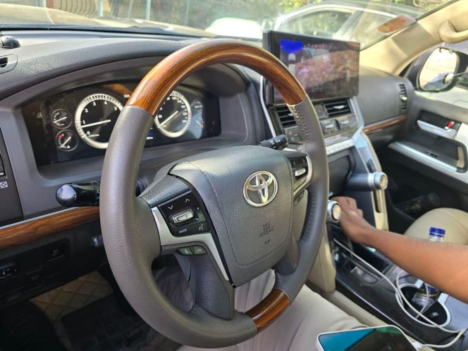 2020 Toyota Land Cruiser V8 VX โ photo 2