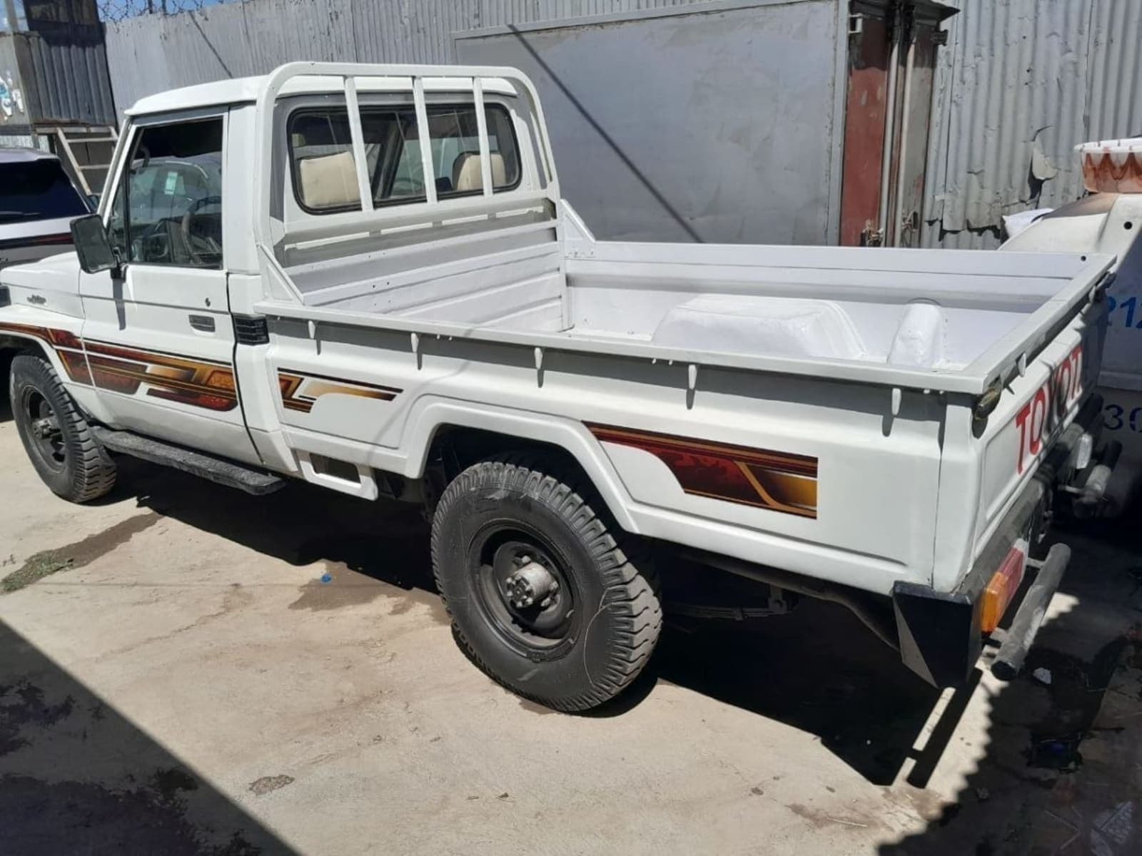 1997 Toyota Land Cruiser Single Cab โ photo 2