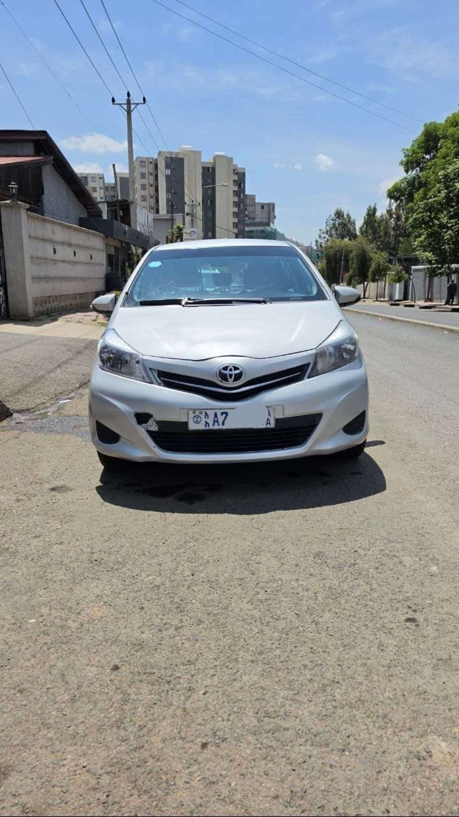 2012 Toyota Yaris Compact — photo 5