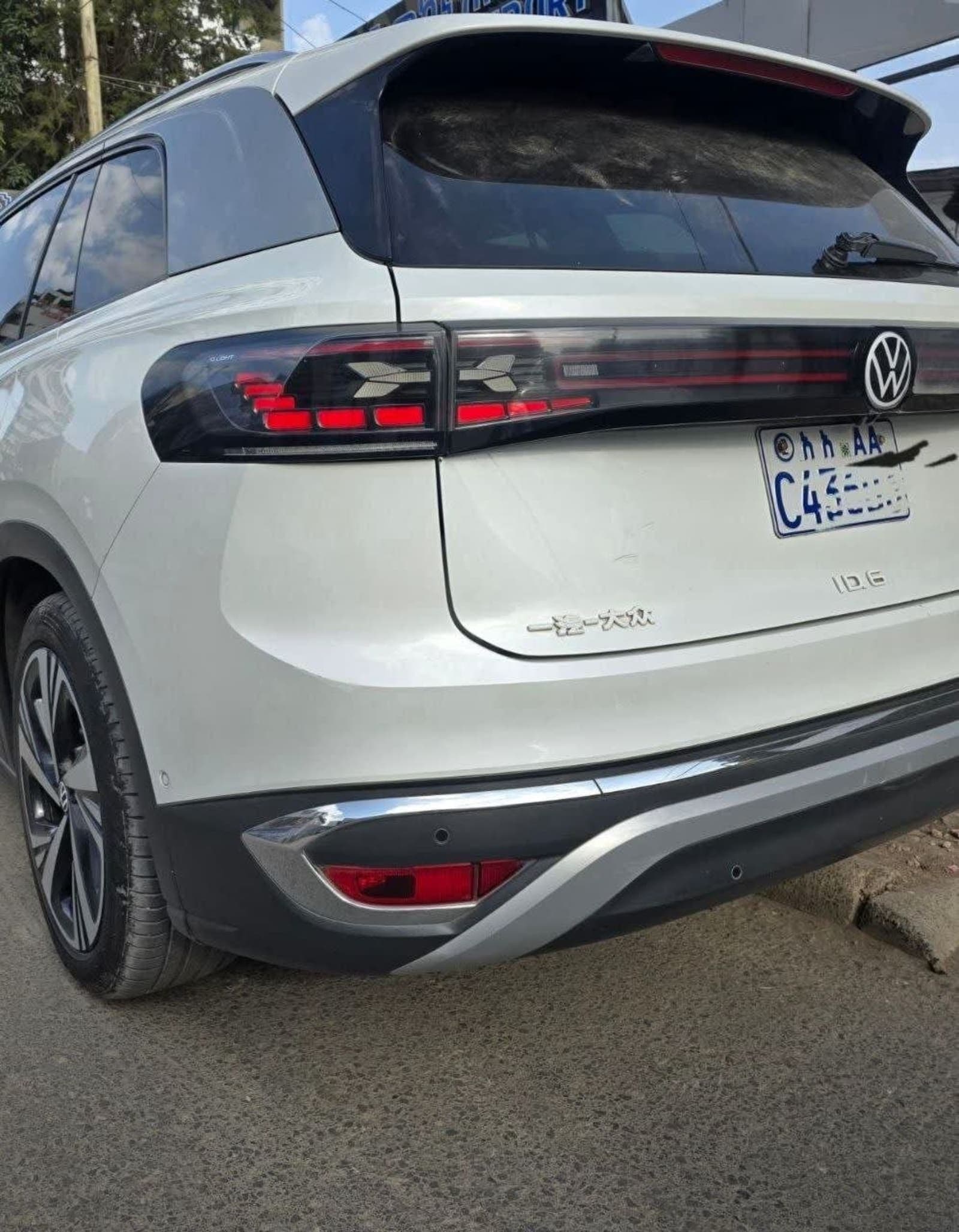 2022 Volkswagen ID.6 Crozz Pro — photo 3
