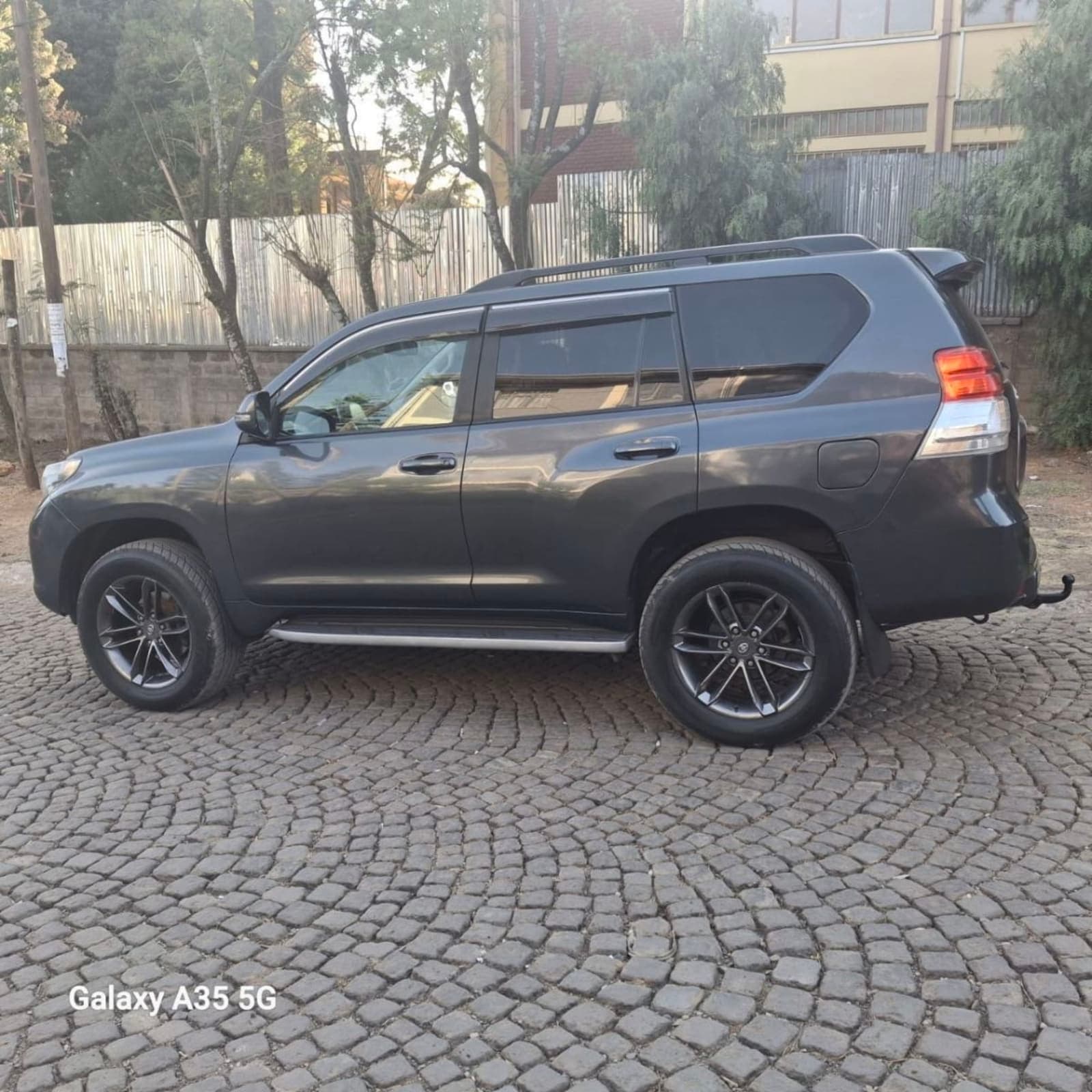 2012 Toyota Landcruiser Prado — photo 2
