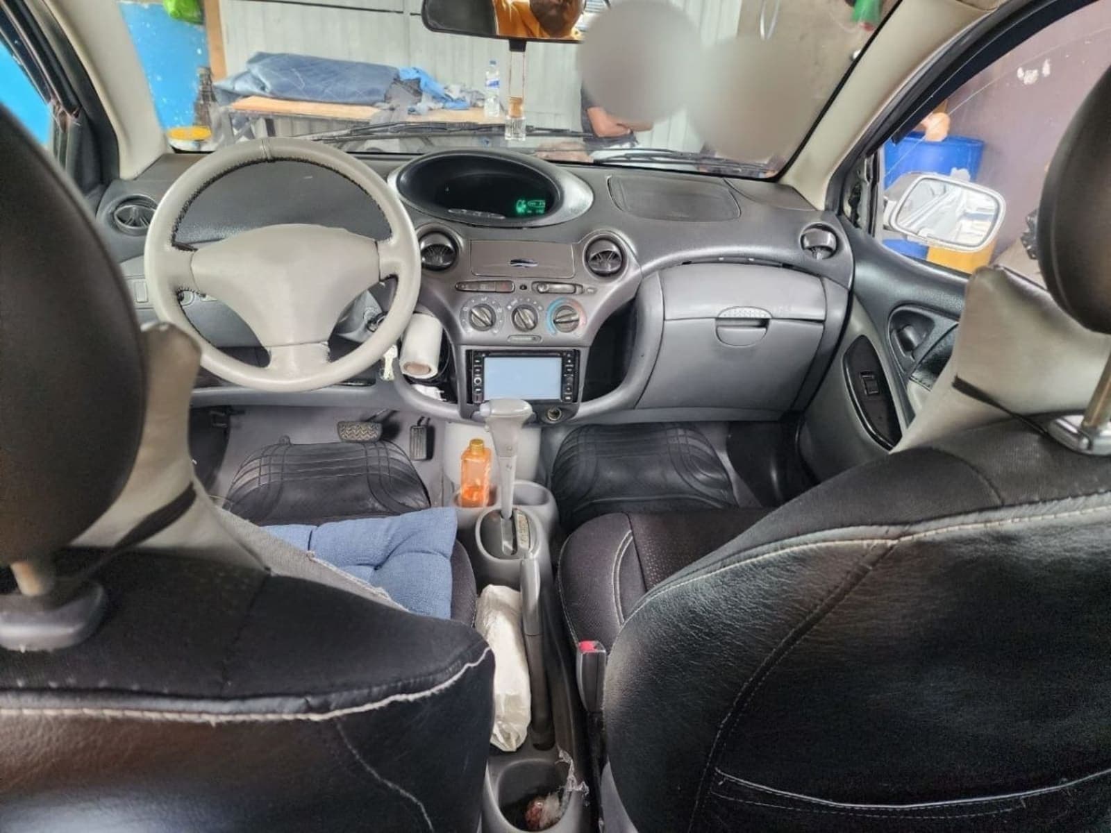 2000 Toyota Vitz — photo 4