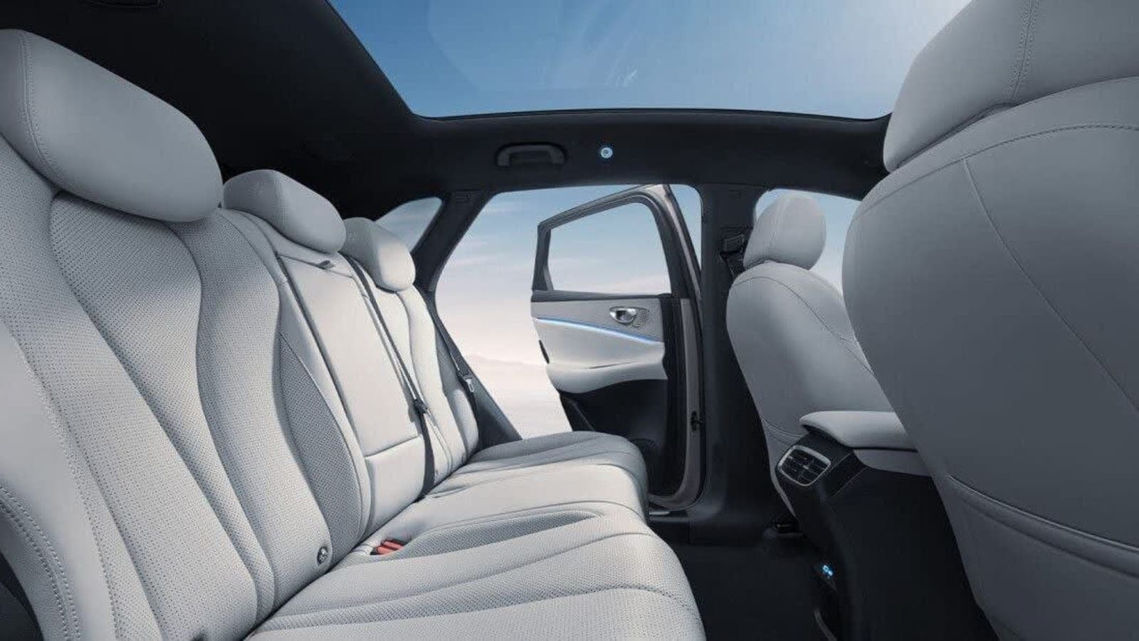 2025 BYD Sealion 06 EV — photo 2