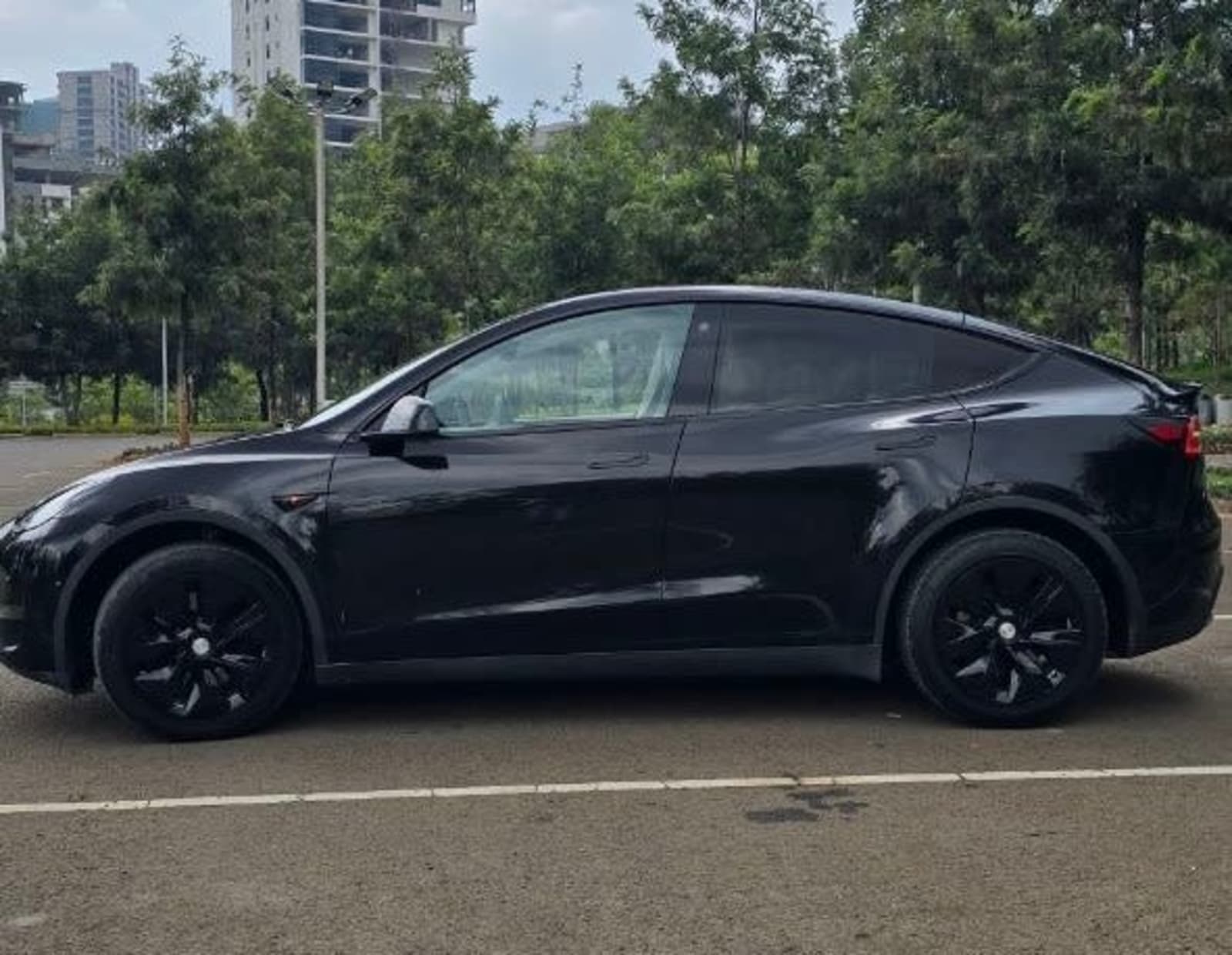 2024 Tesla Y — photo 4