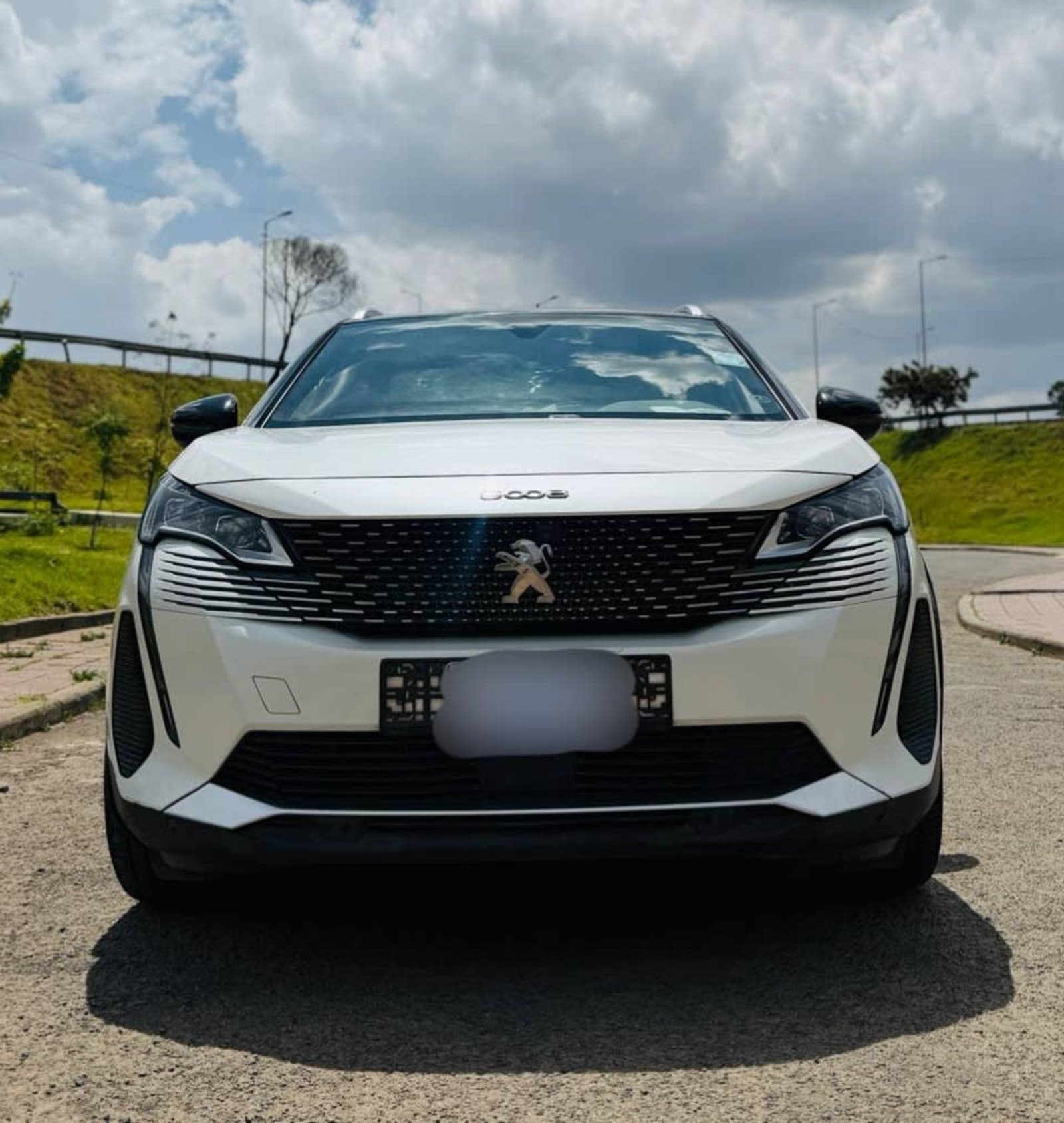 2021 Peugeot 5008 — photo 2
