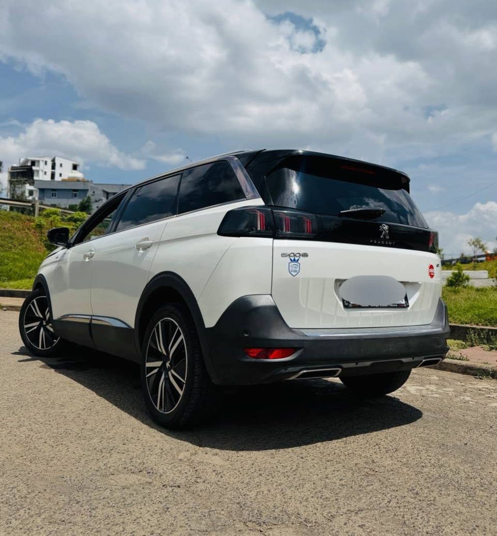 2021 Peugeot 5008 — photo 3