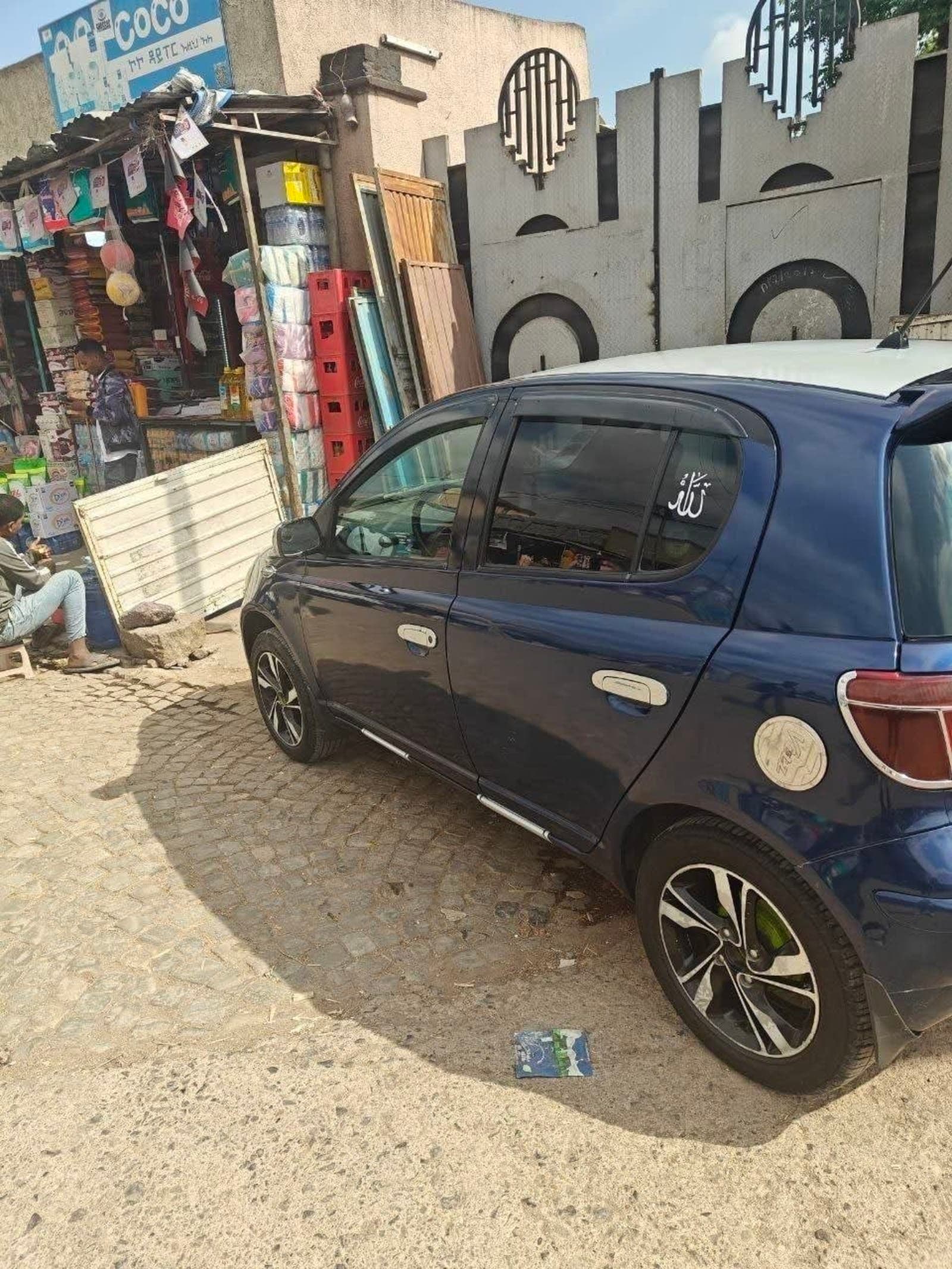 2004 Toyota Vitz โ photo 2