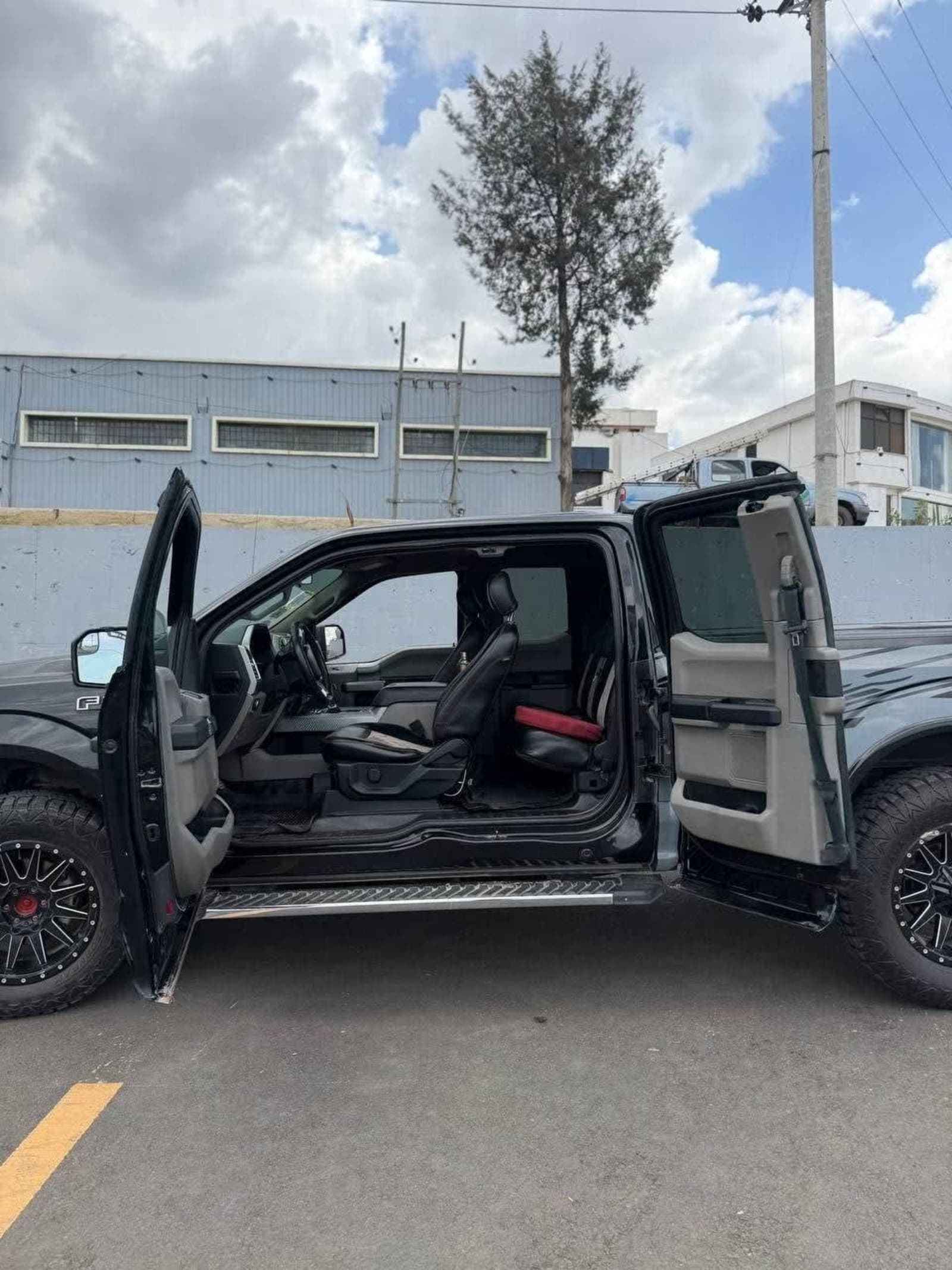 2020 Ford F150 XLT — photo 3