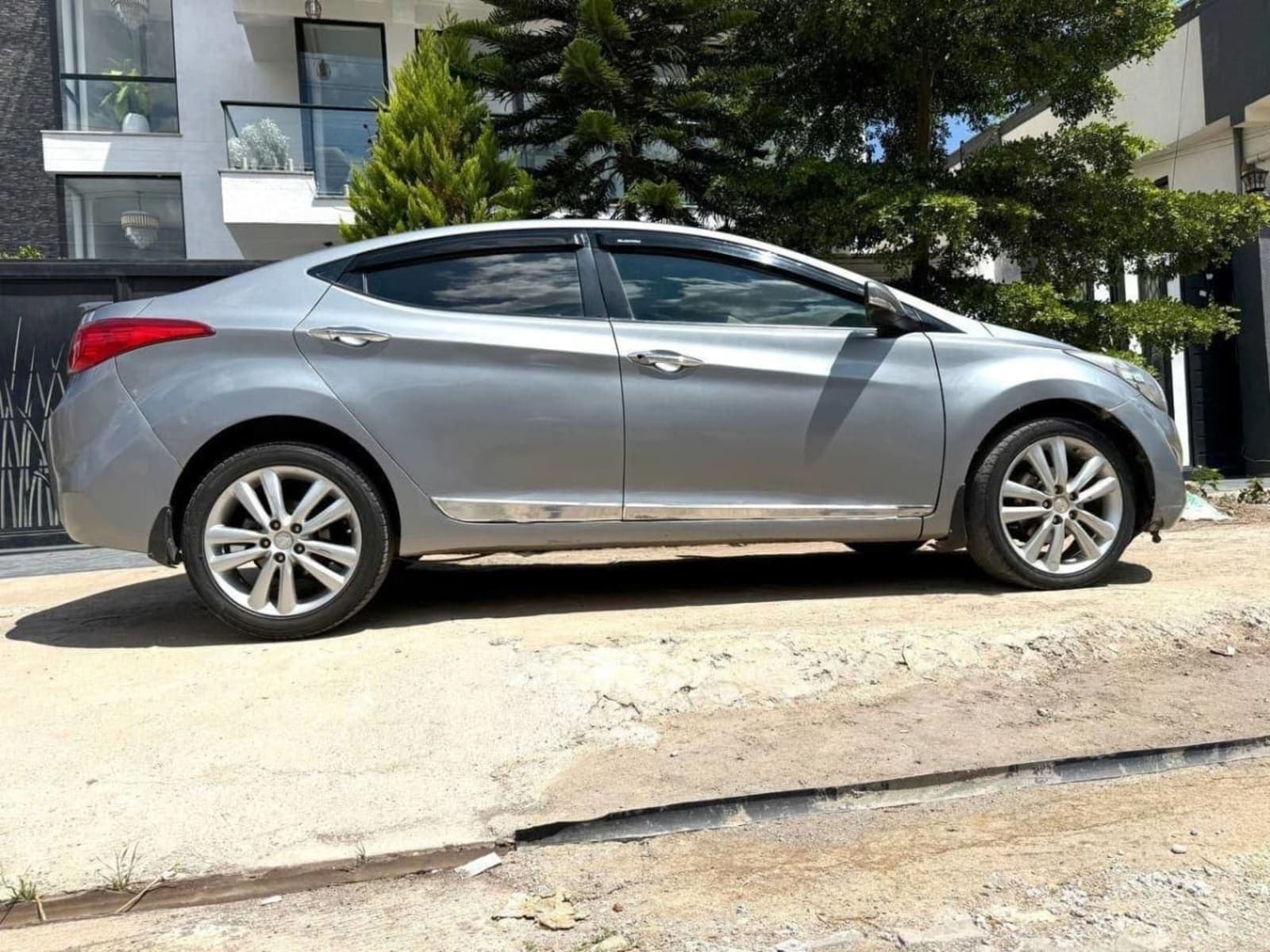 2013 Hyundai Avante — photo 2