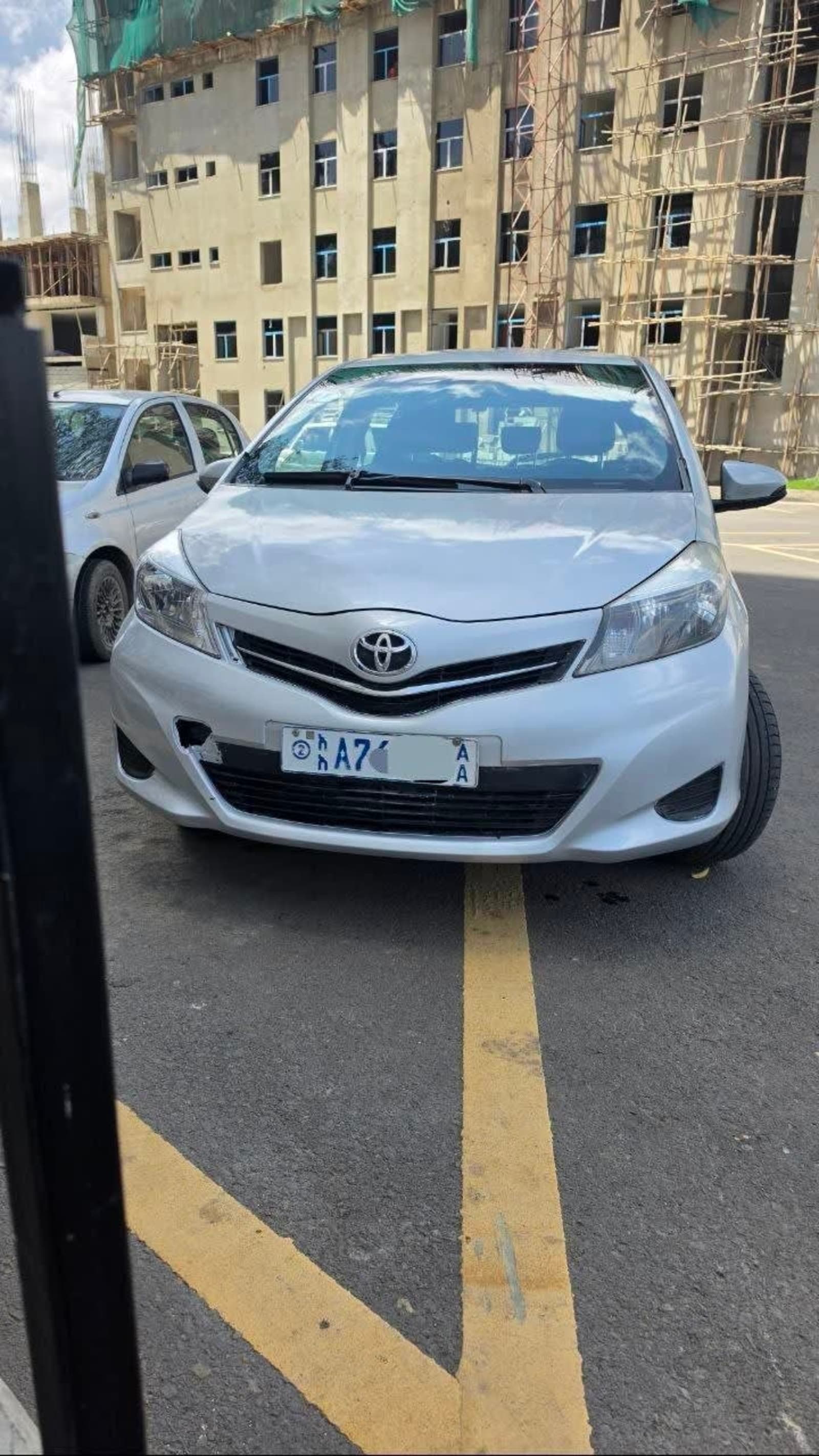 2012 Toyota Yaris Compact — photo 3
