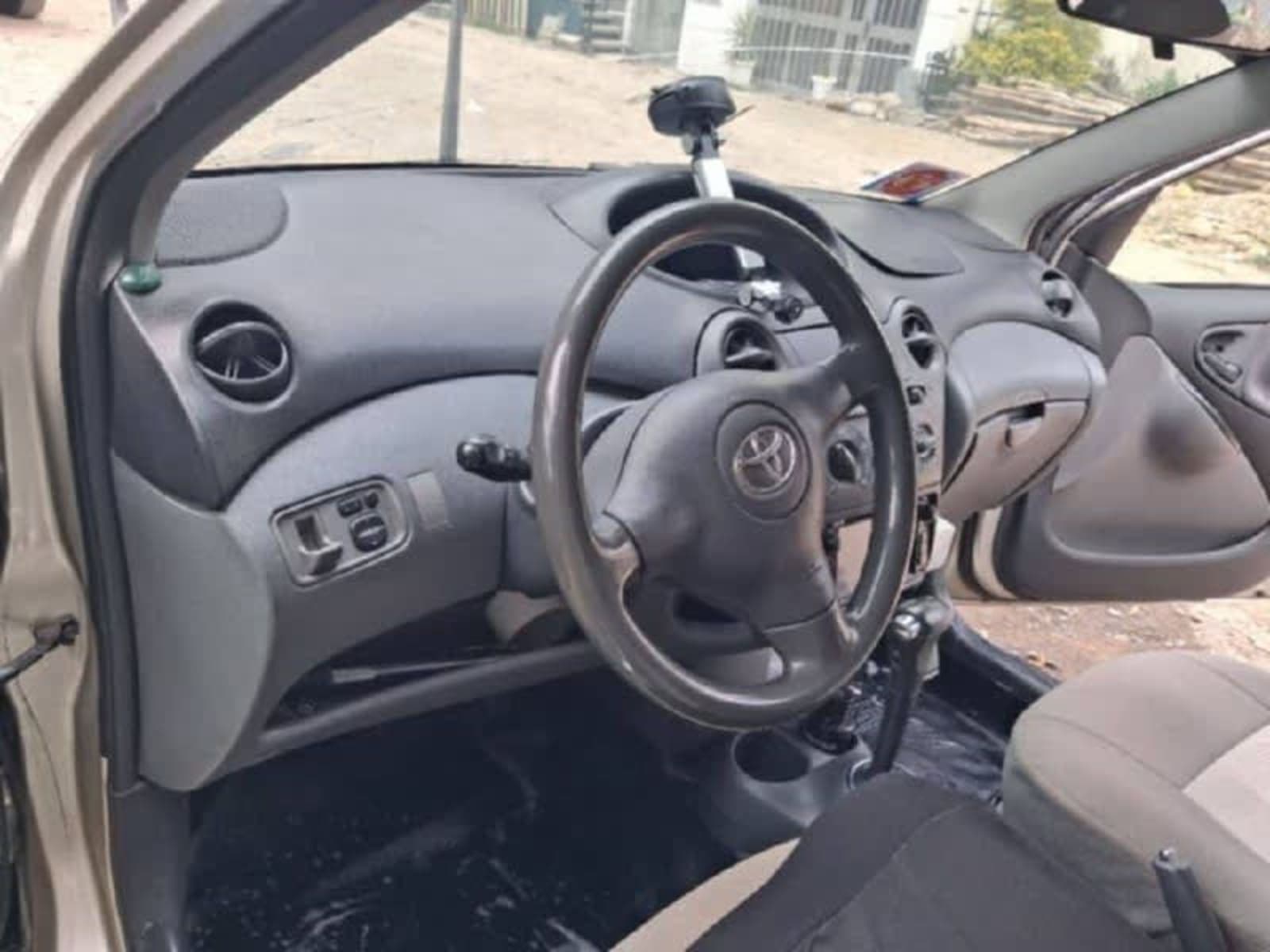 2002 Toyota Vitz