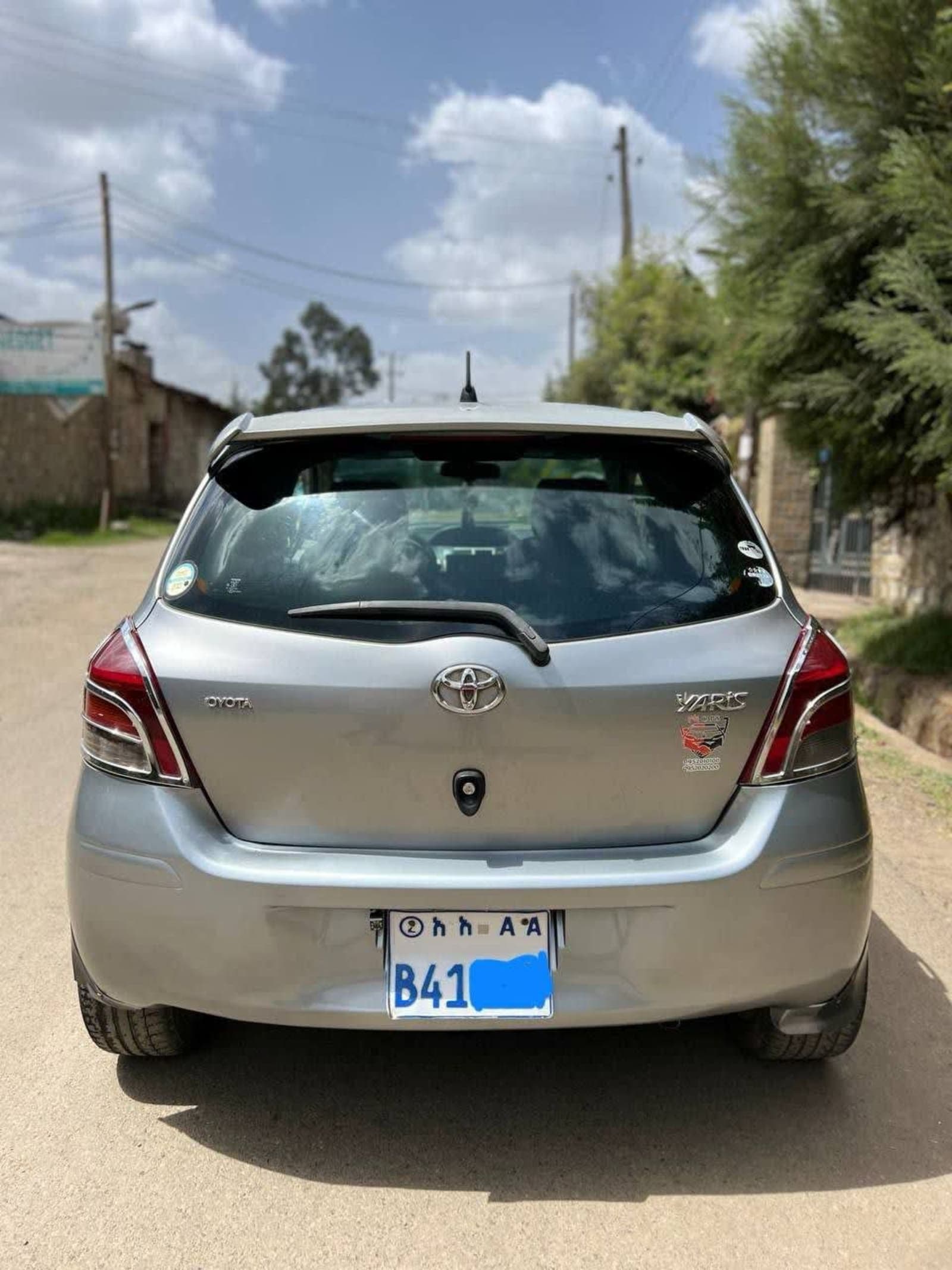 2010 Toyota Yaris Compact — photo 8