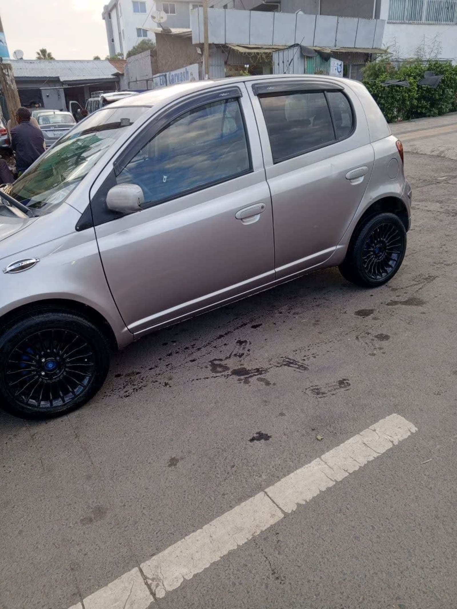 2004 Toyota Vitz/Yaris