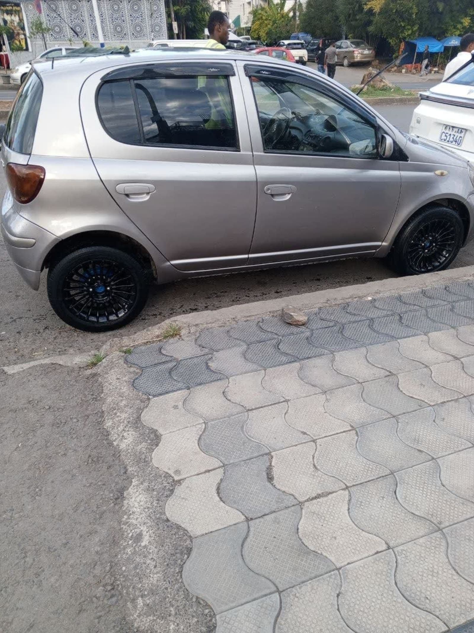 2004 Toyota Vitz/Yaris — photo 3
