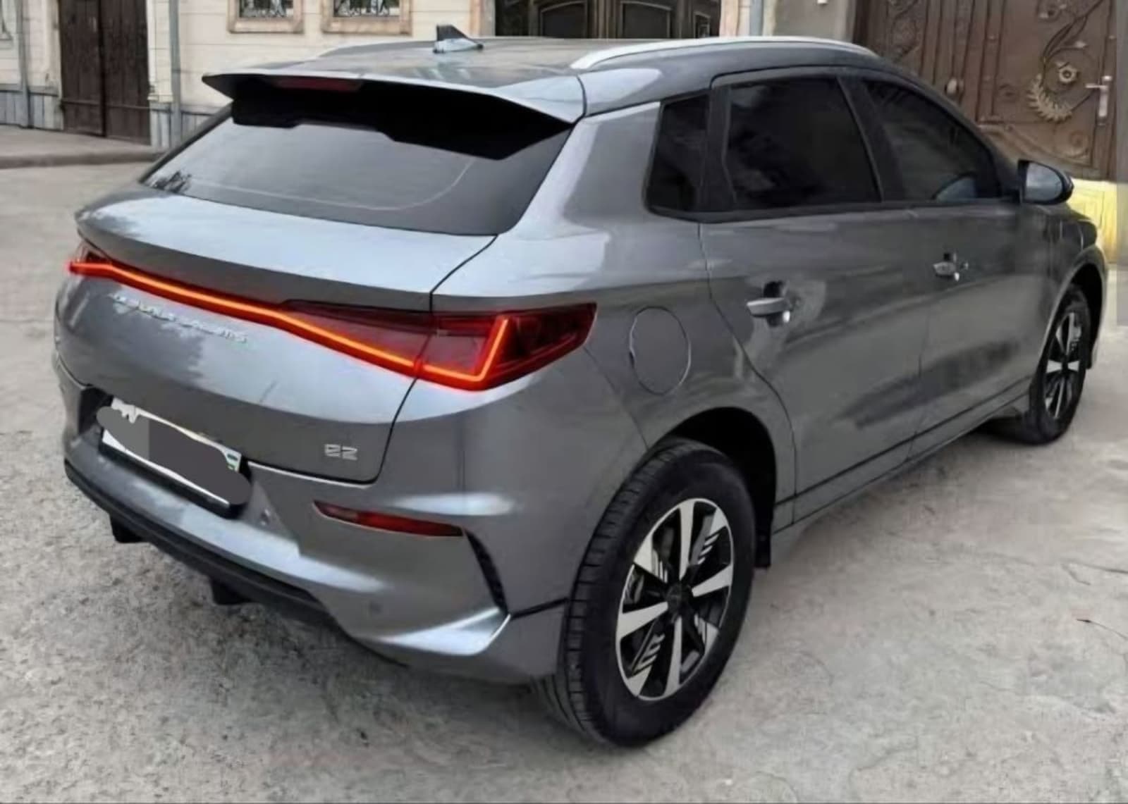 2024 BYD e2 — photo 2