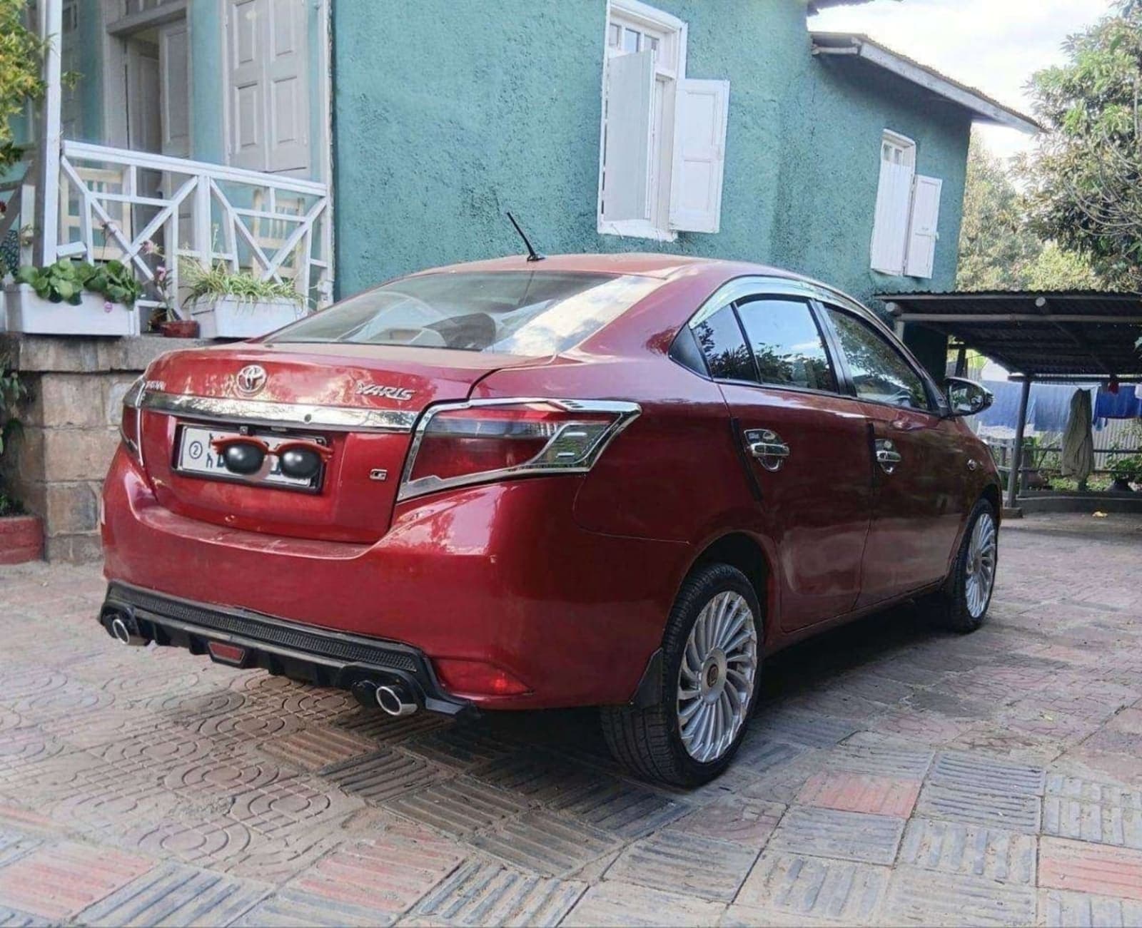 2014 Toyota Yaris Sedan — photo 2