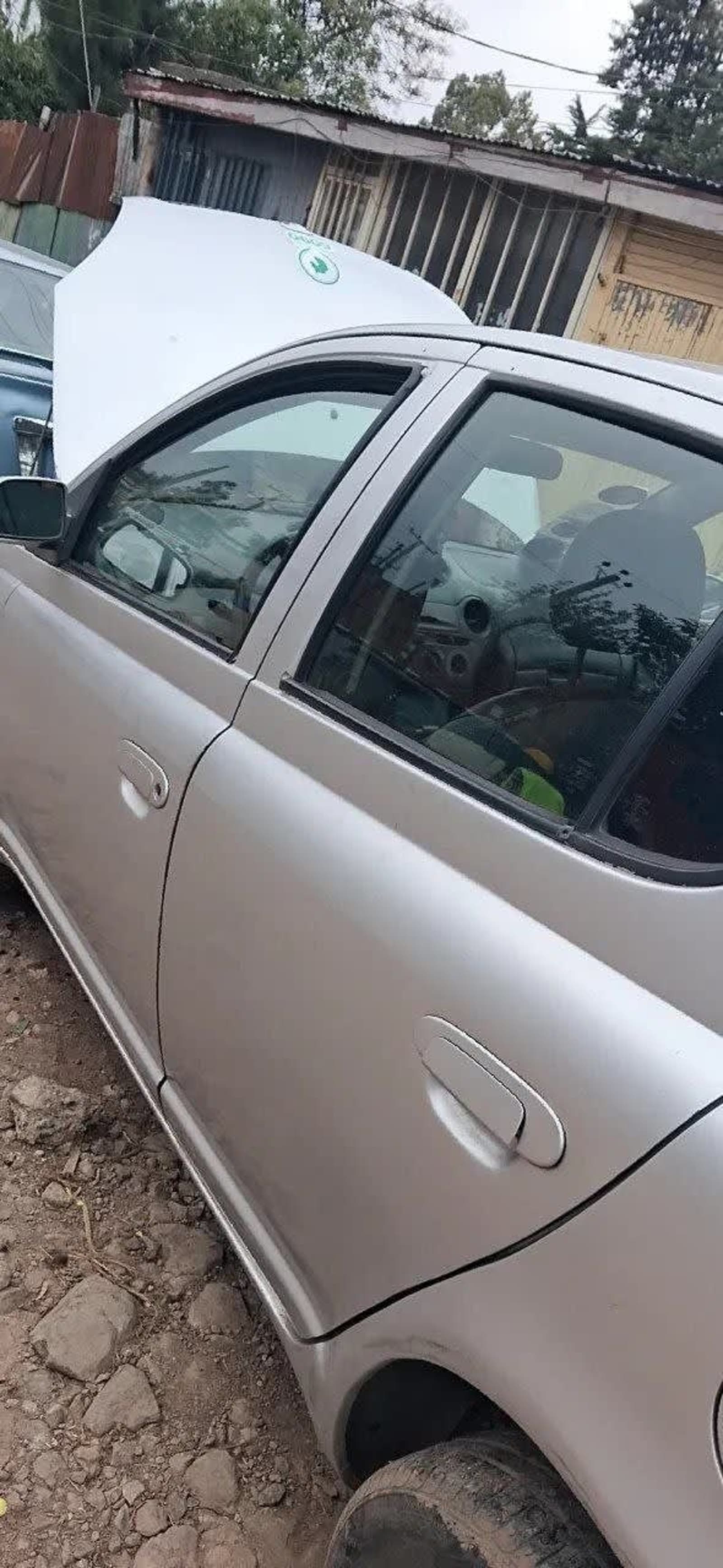2001 Toyota Vitz