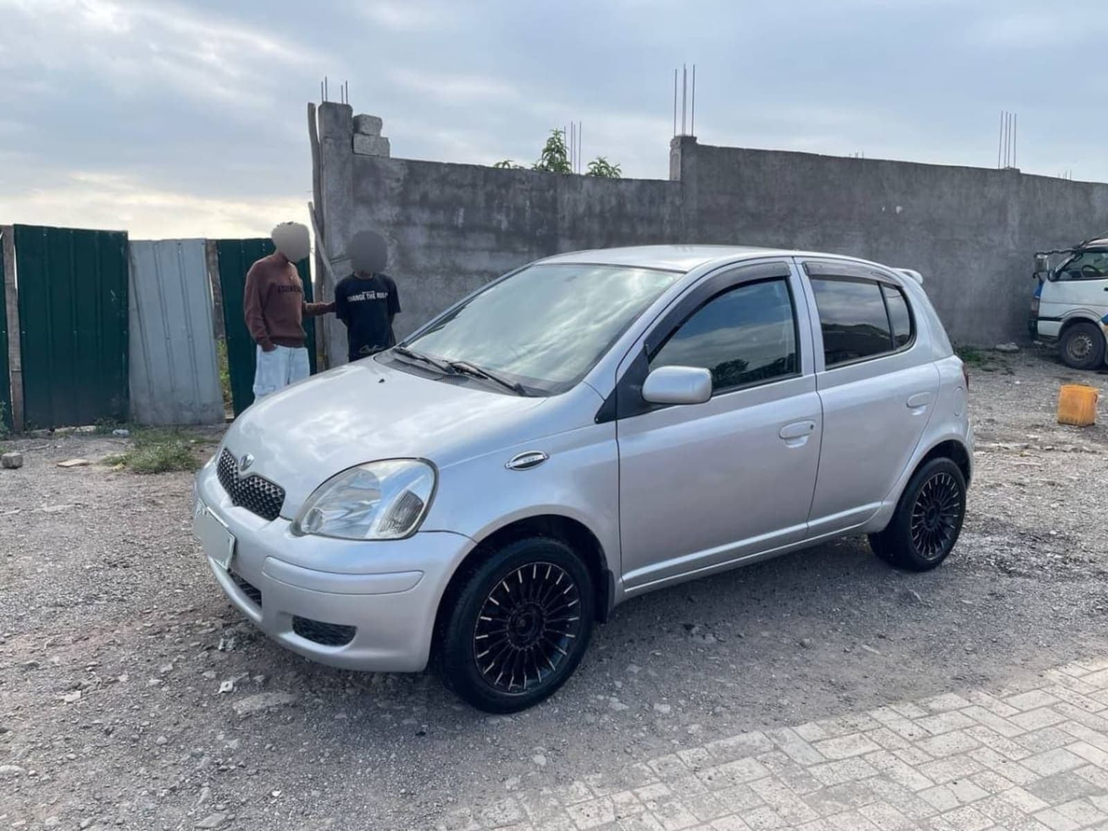 2004 TOYOTA VITZ