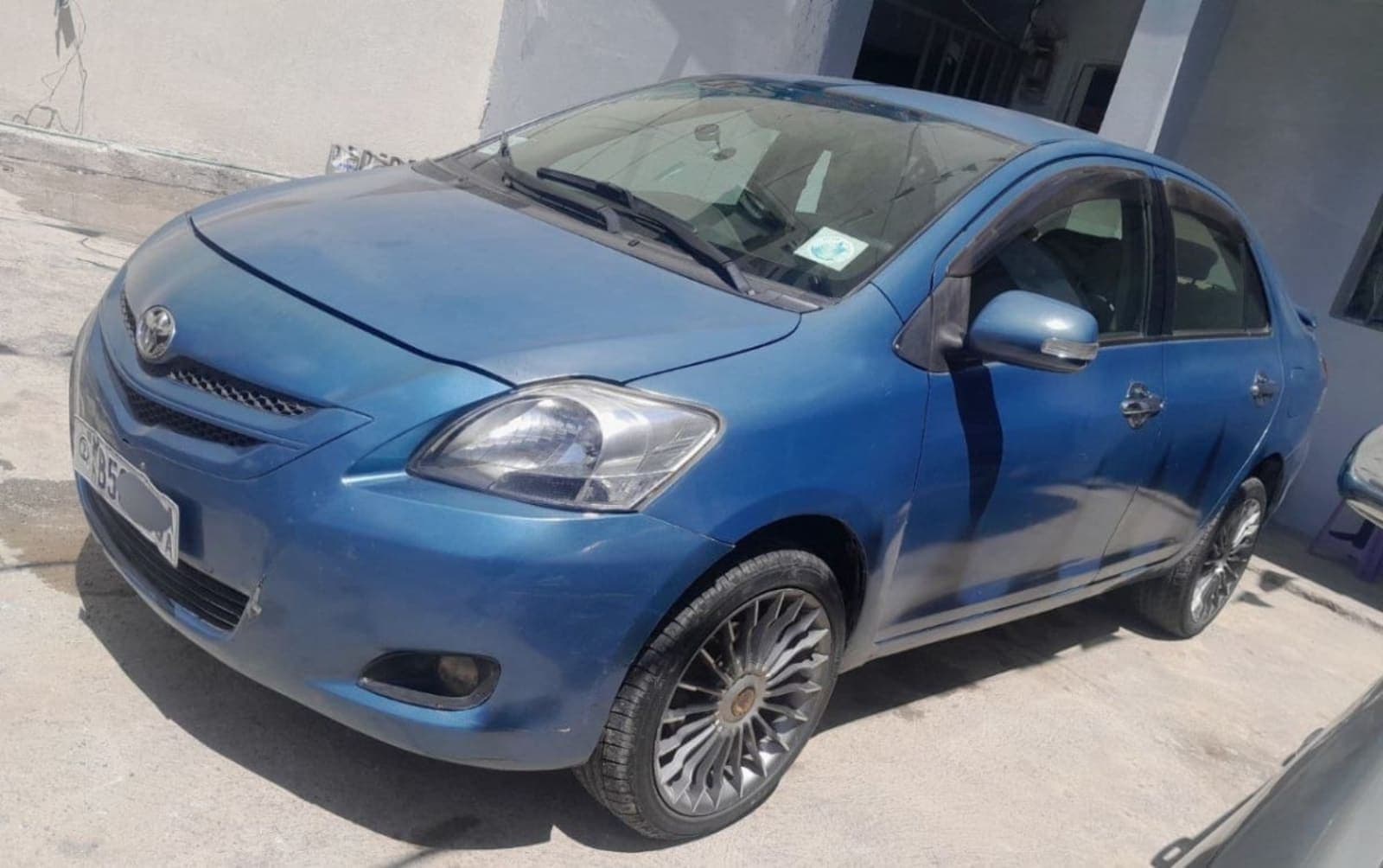 2010 Toyota Yaris Belta — photo 5