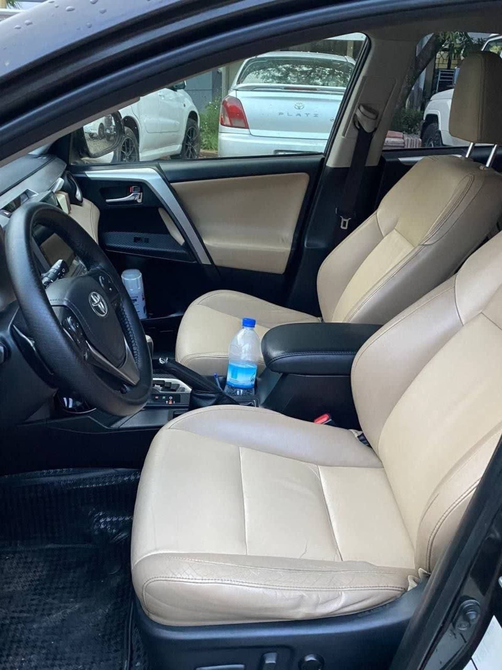 2015 Toyota Rav4 — photo 3