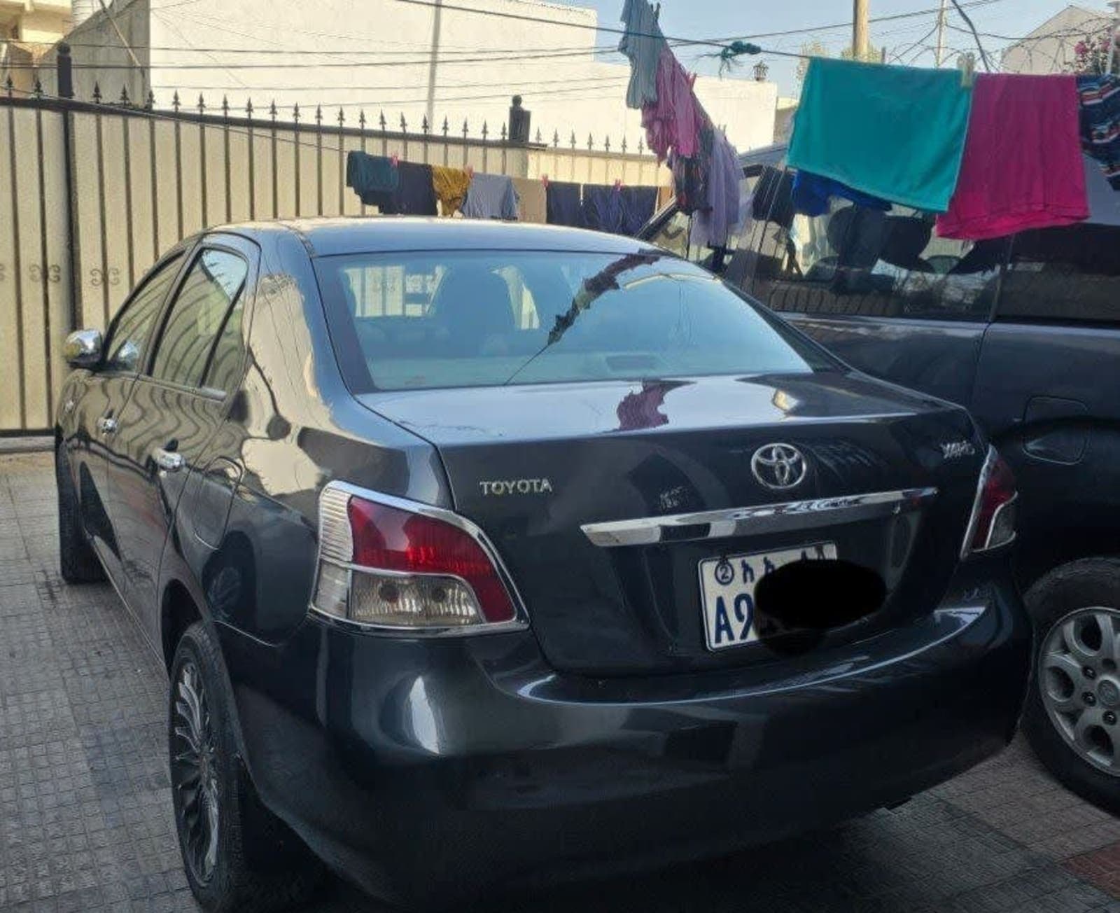 2008 Toyota Yaris Sedan — photo 4