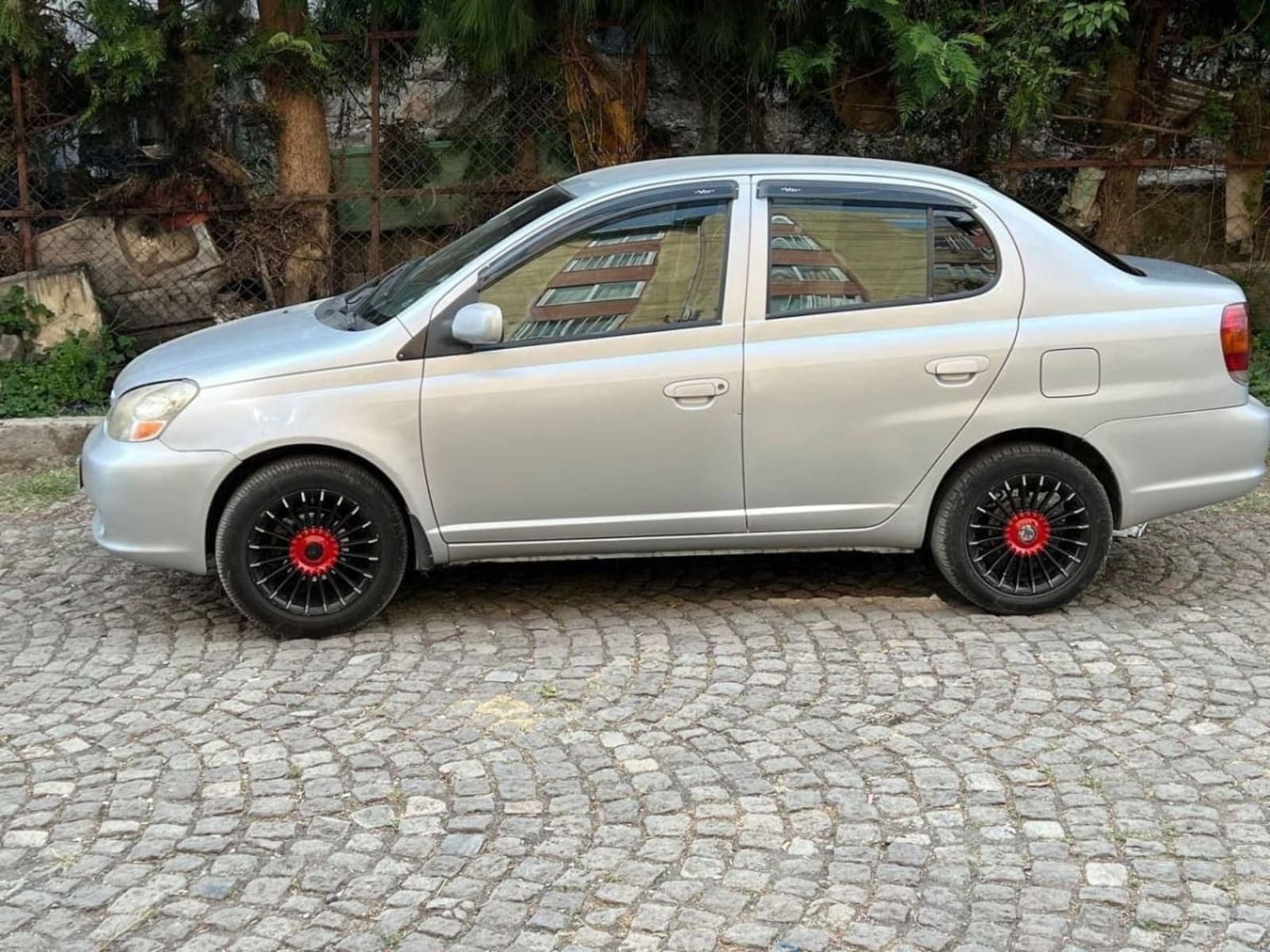 2003 Toyota Platz — photo 3