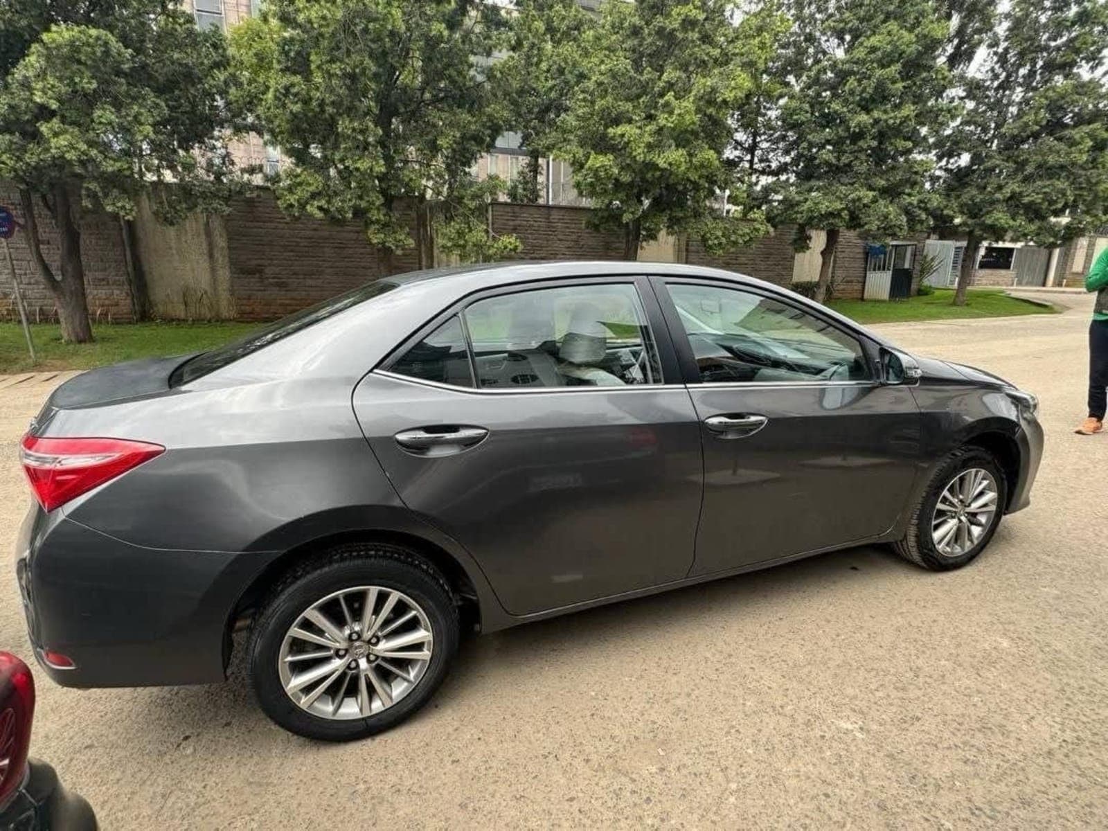 2016 Toyota Corolla — photo 2